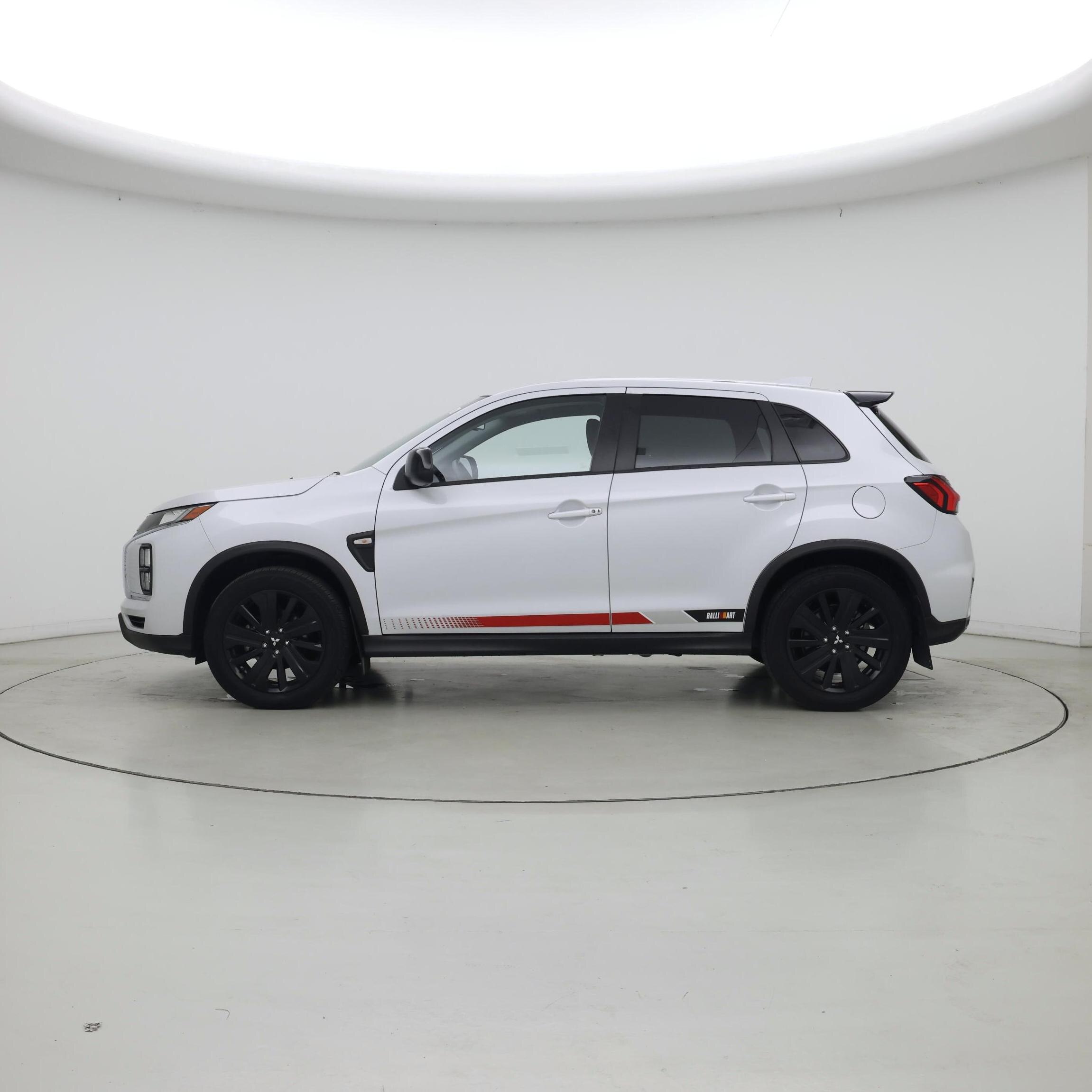 Thumbnail: 2024 Mitsubishi Outlander Sport - 3