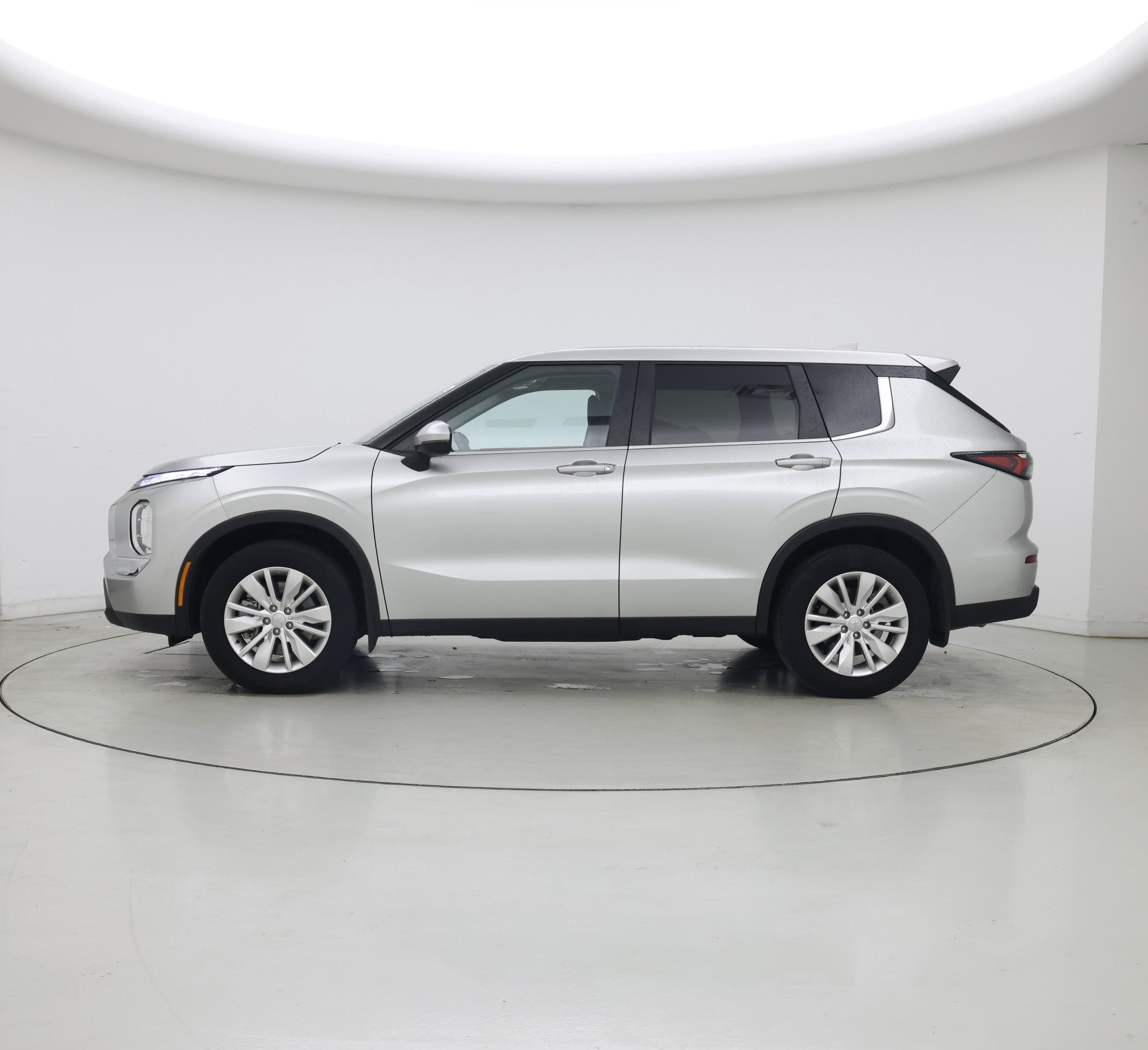 Thumbnail: 2025 Mitsubishi Outlander - 3