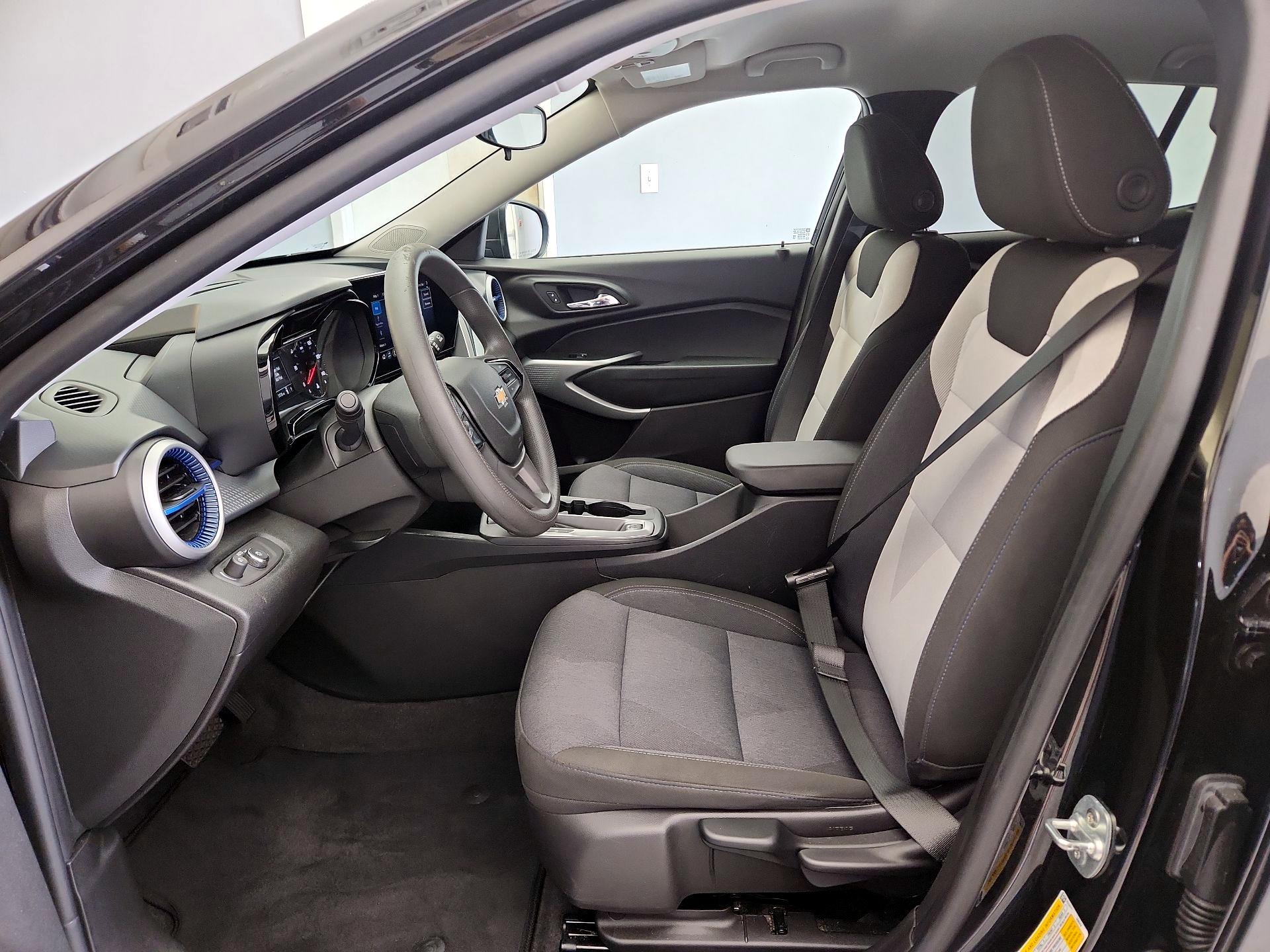 Thumbnail: 2025 Chevrolet Trax - 11