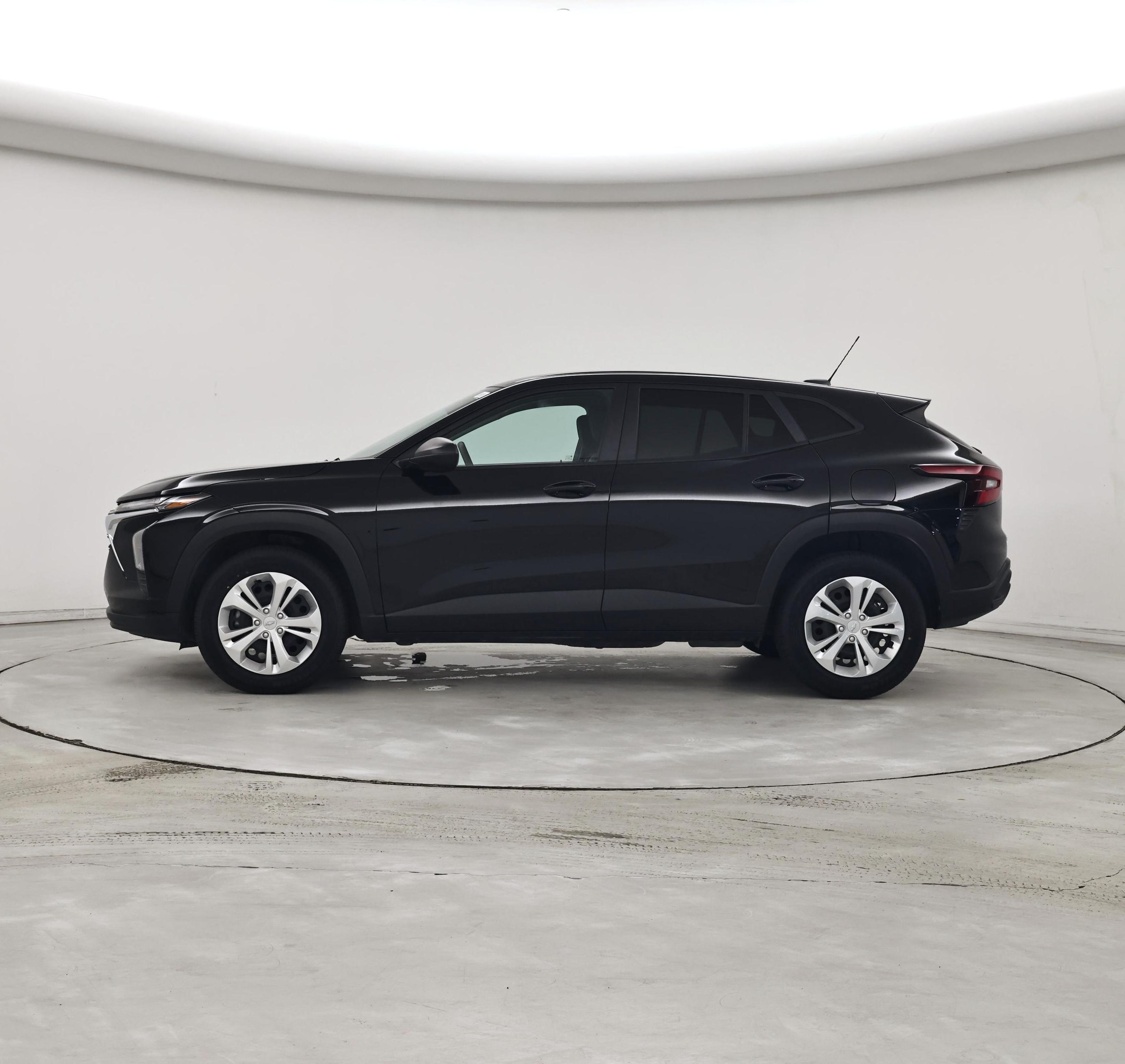 Thumbnail: 2025 Chevrolet Trax - 3