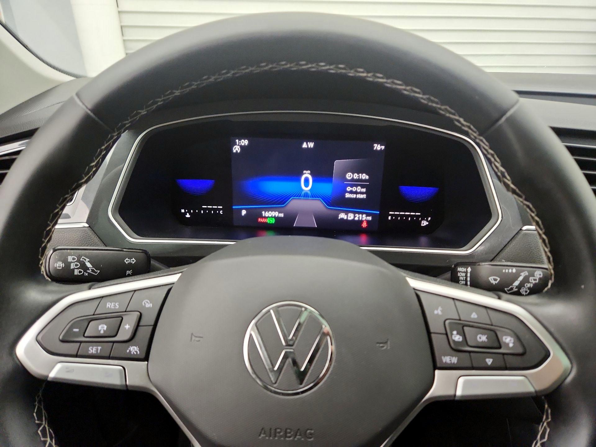 Thumbnail: 2023 Volkswagen Tiguan - 10