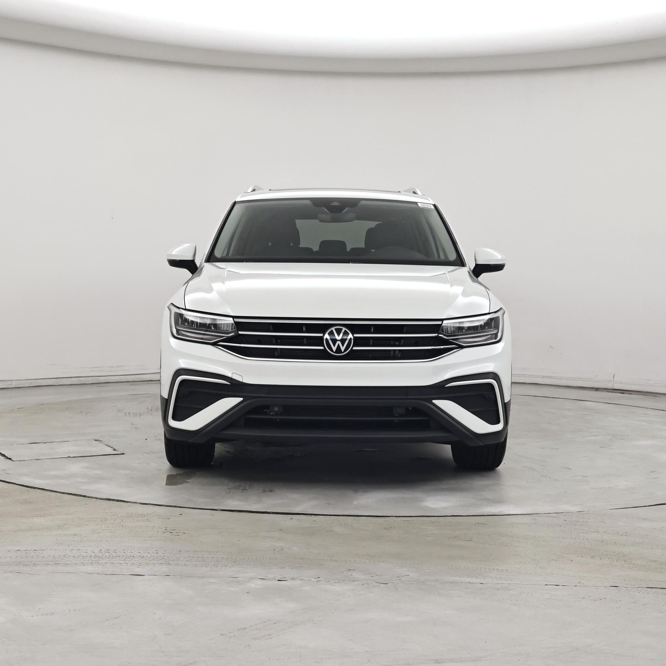 Thumbnail: 2023 Volkswagen Tiguan - 5