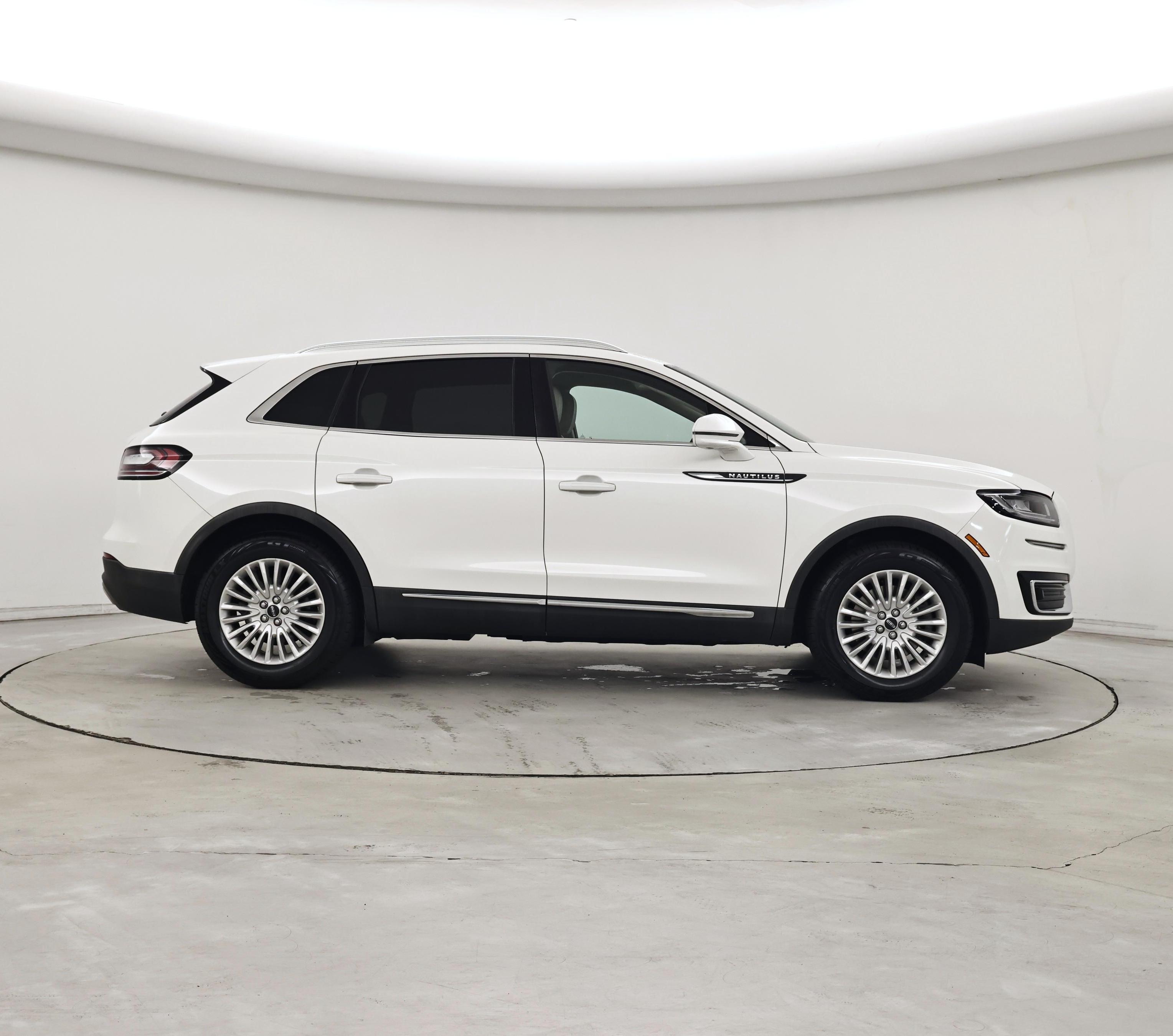 Thumbnail: 2020 Lincoln Nautilus - 7