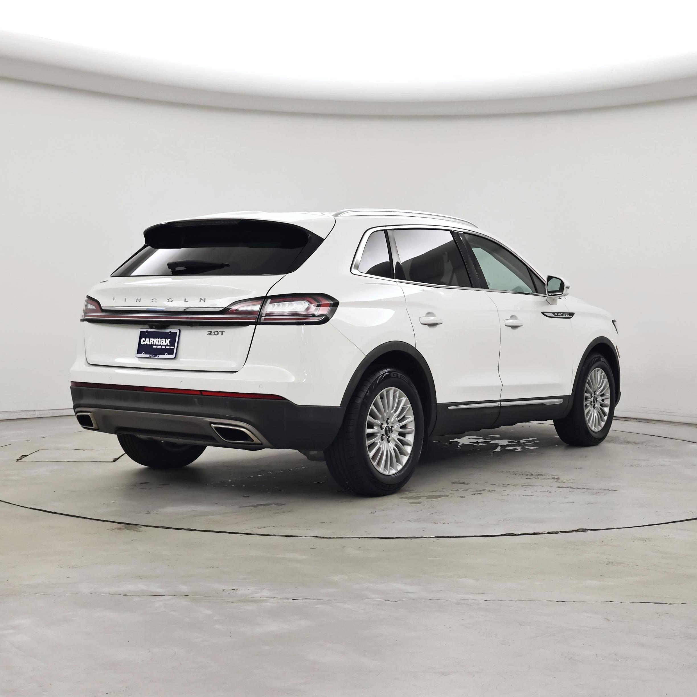 Thumbnail: 2020 Lincoln Nautilus - 8