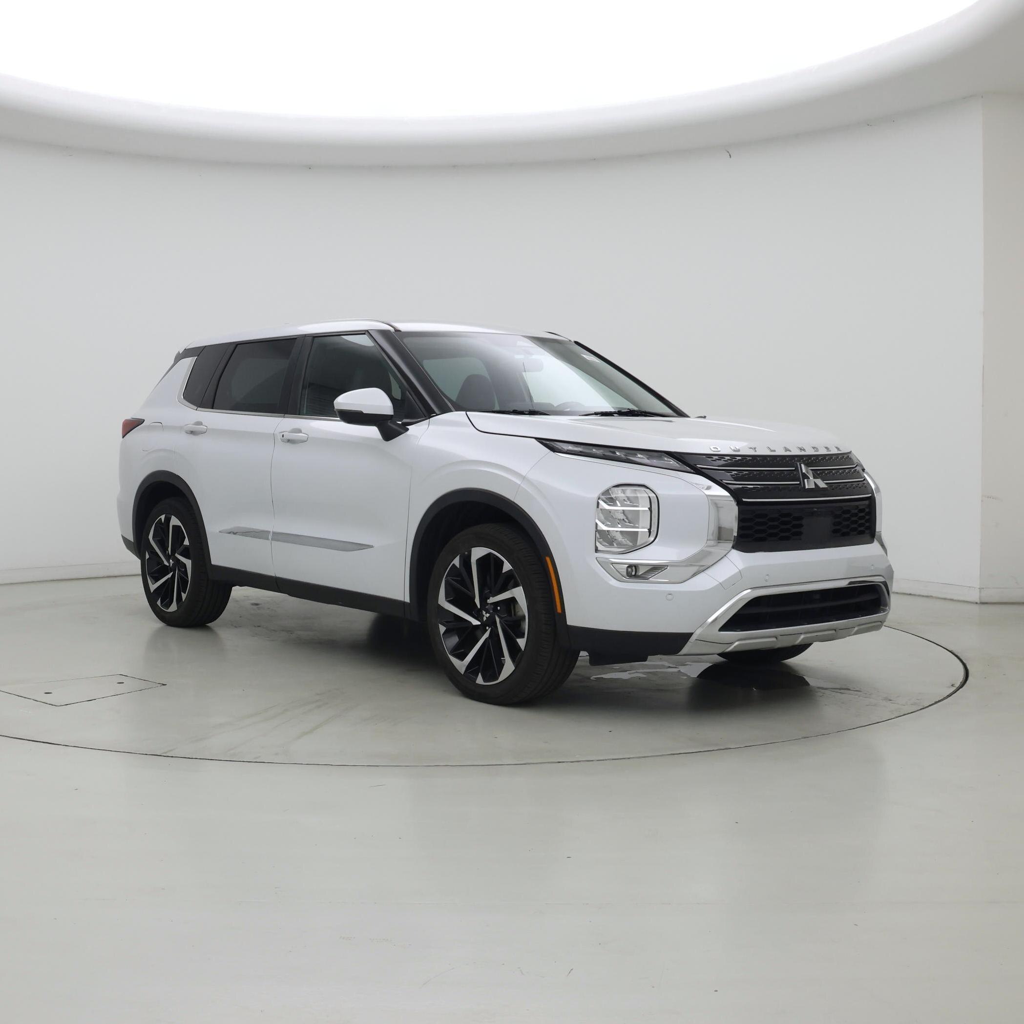 White 2022 Mitsubishi Outlander SUV / Crossover Front-Wheel Drive Automatic