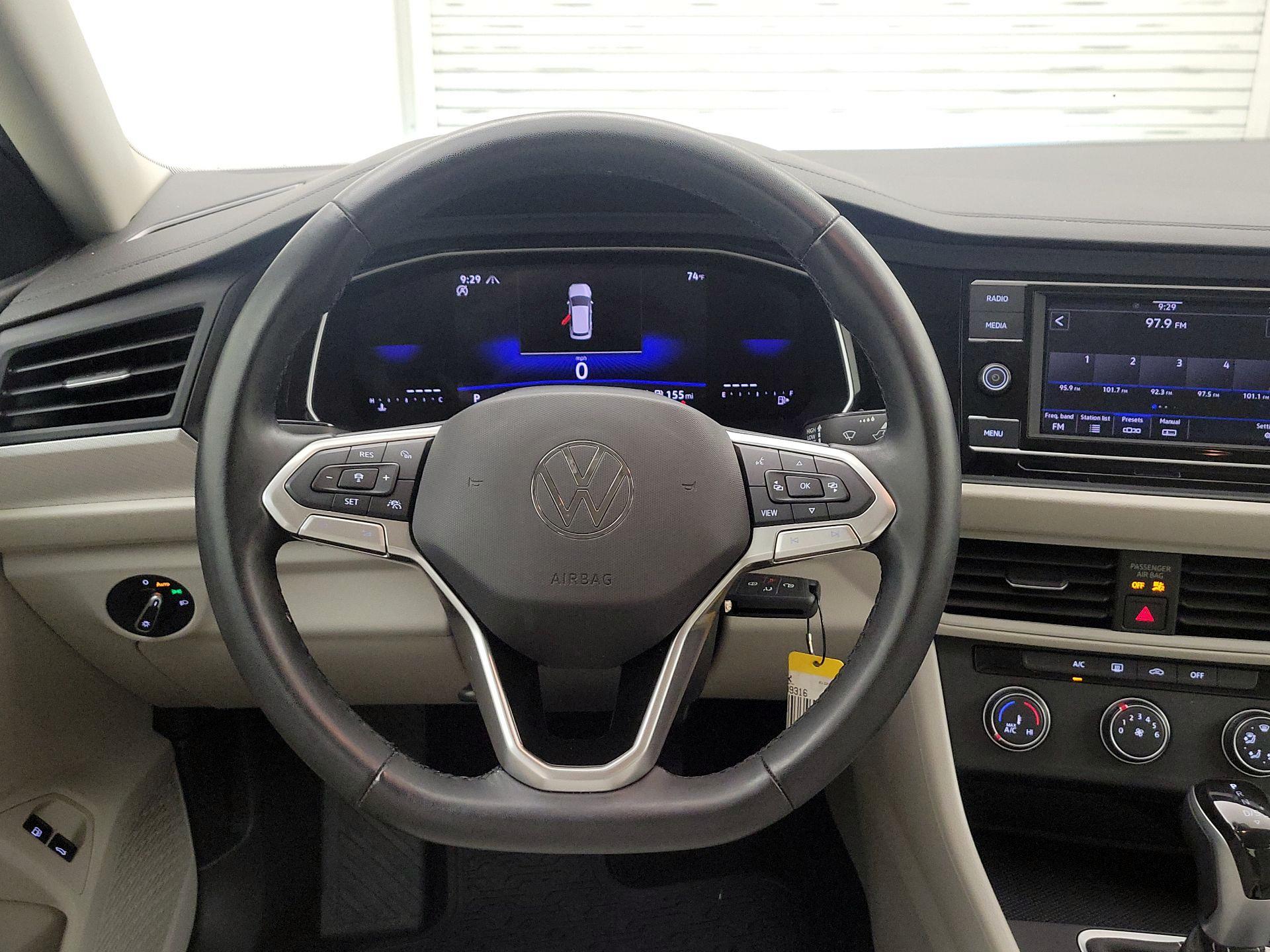 Thumbnail: 2024 Volkswagen Jetta - 10