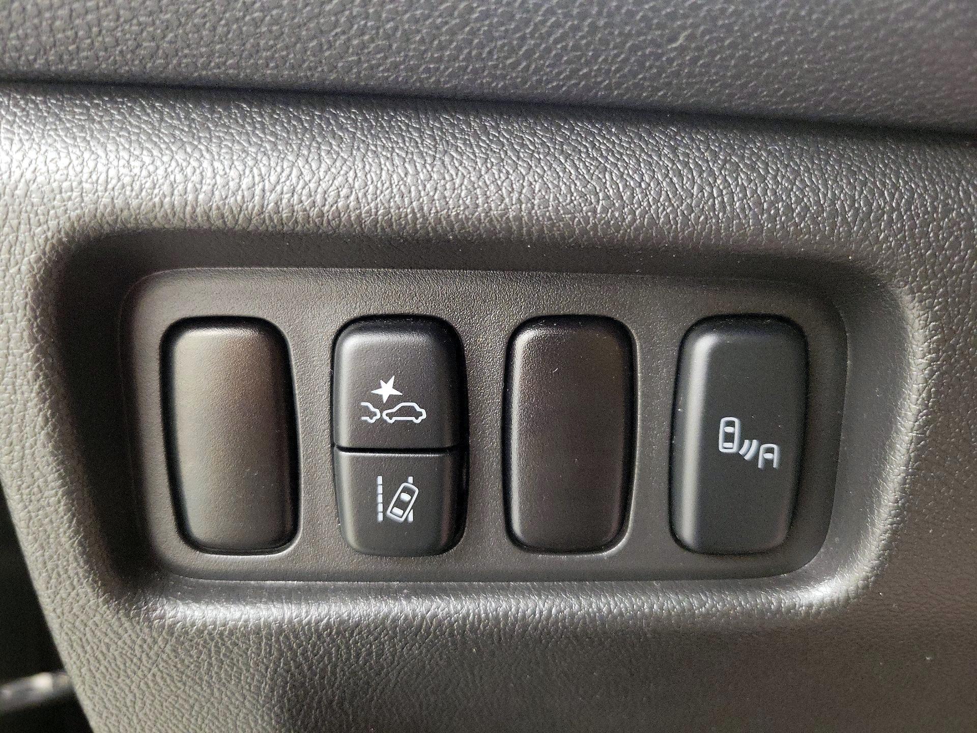 Thumbnail: 2024 Mitsubishi Outlander Sport - 13