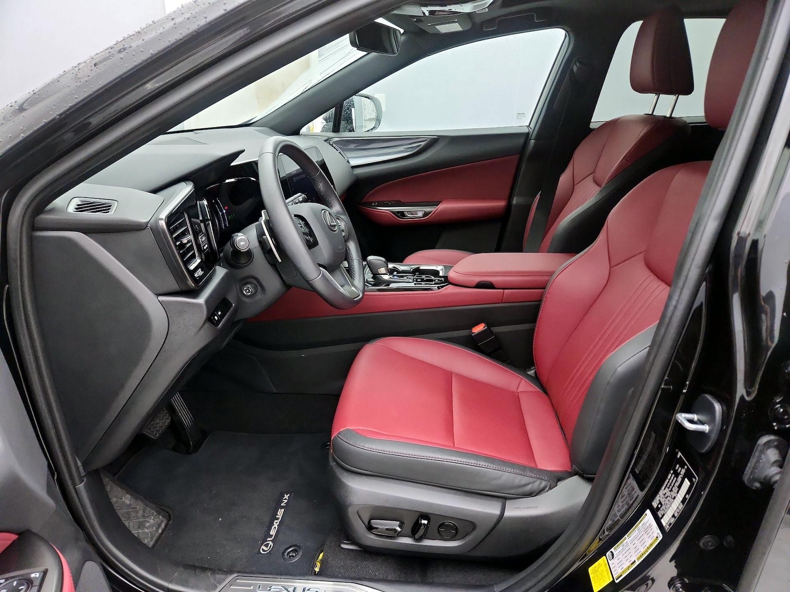 2024 Lexus NX 250 - Photo 12