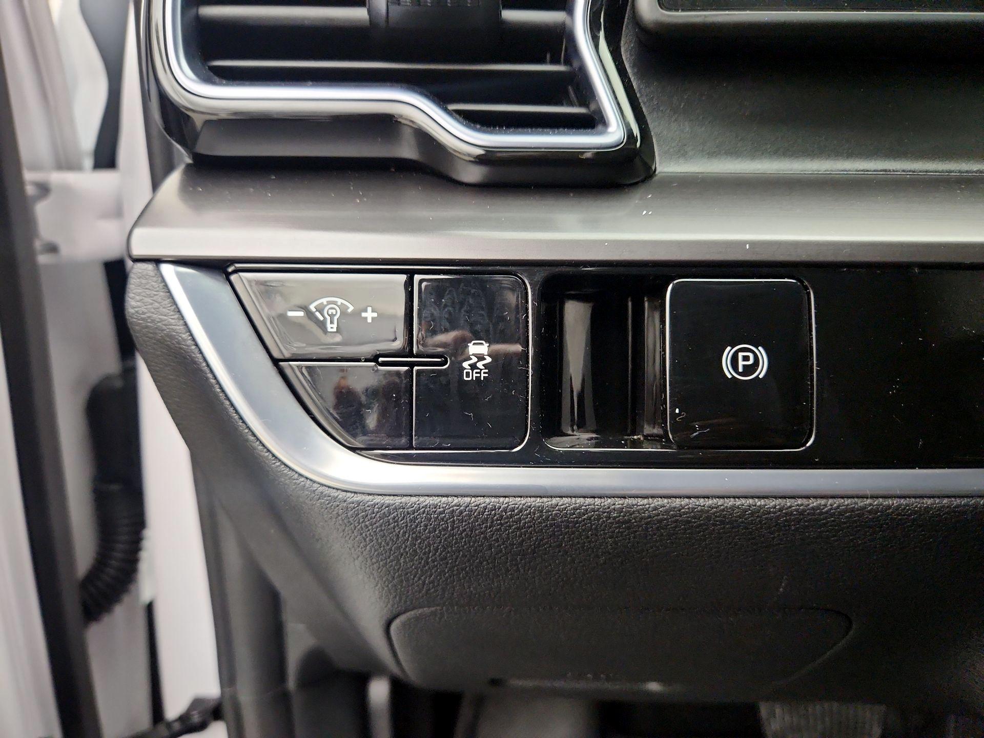 Thumbnail: 2023 Kia Sportage - 13