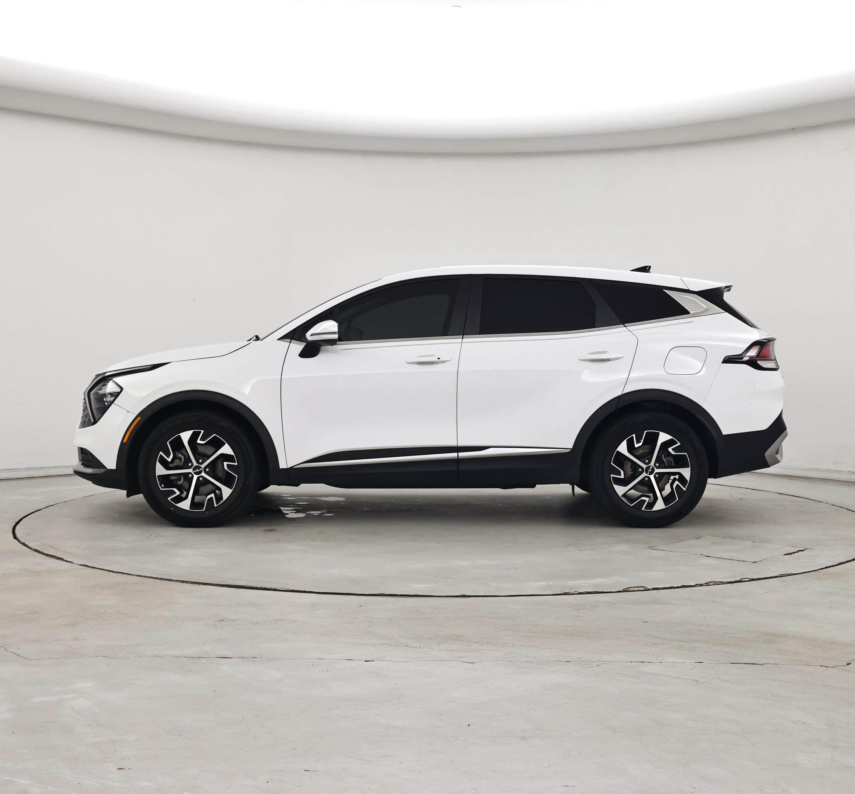 Thumbnail: 2023 Kia Sportage - 3