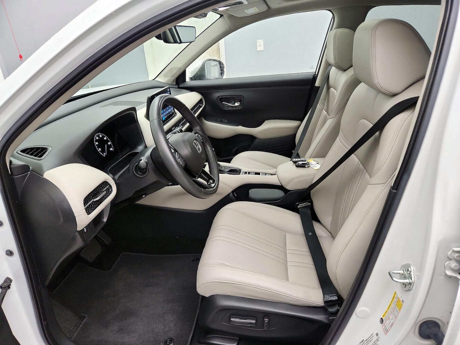 2025 Honda HR-V EX-L - Photo 12