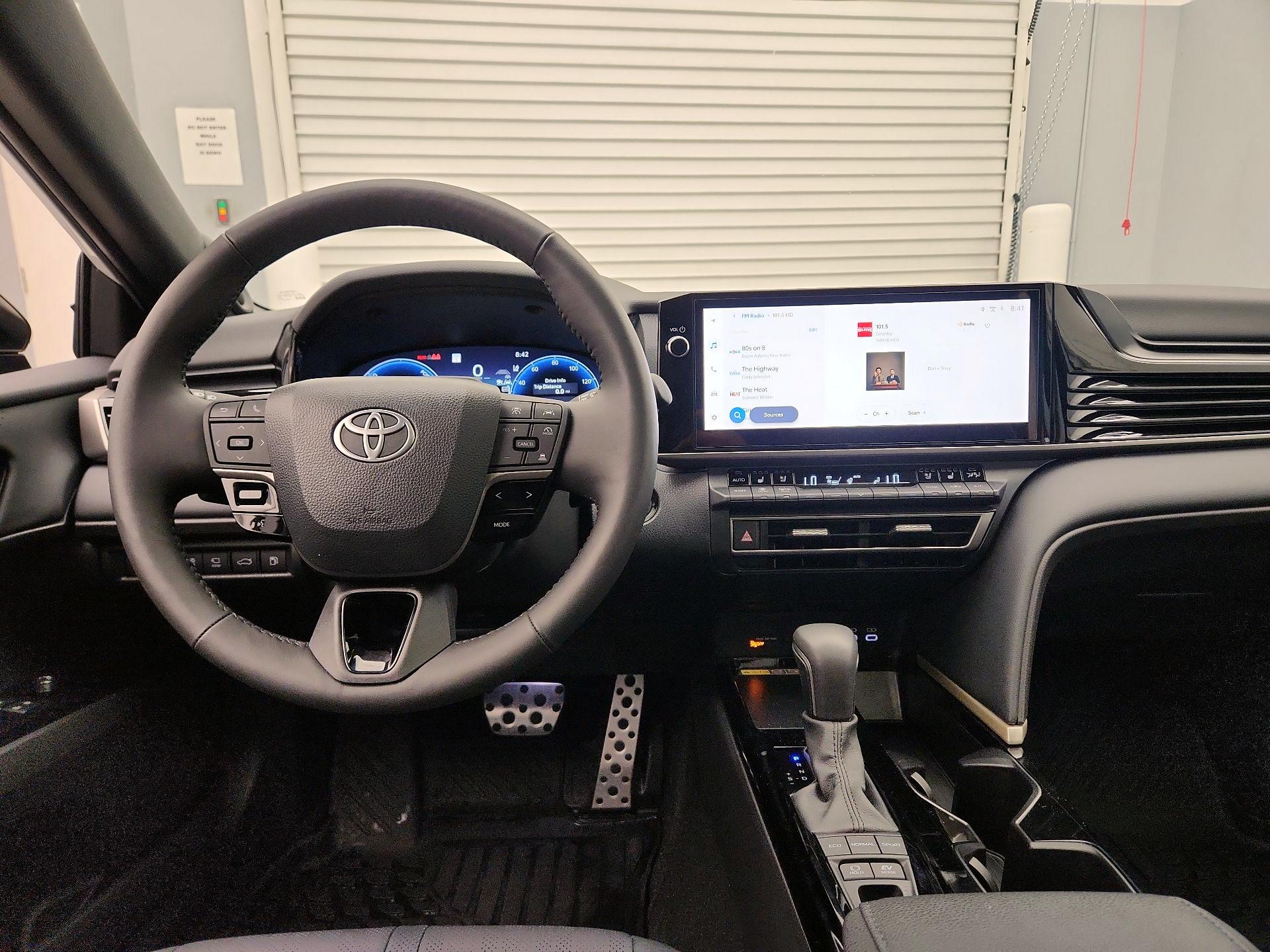 Thumbnail: 2025 Toyota Camry - 9