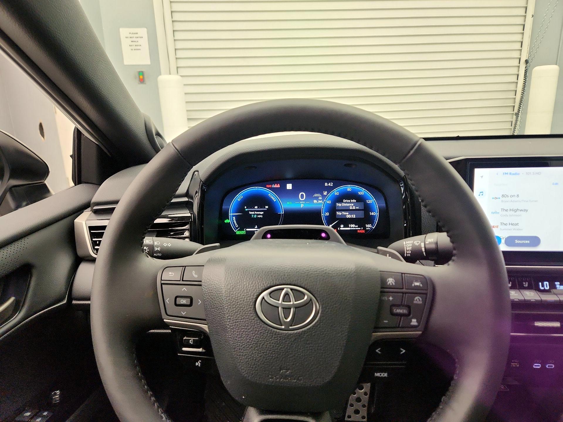 Thumbnail: 2025 Toyota Camry - 10