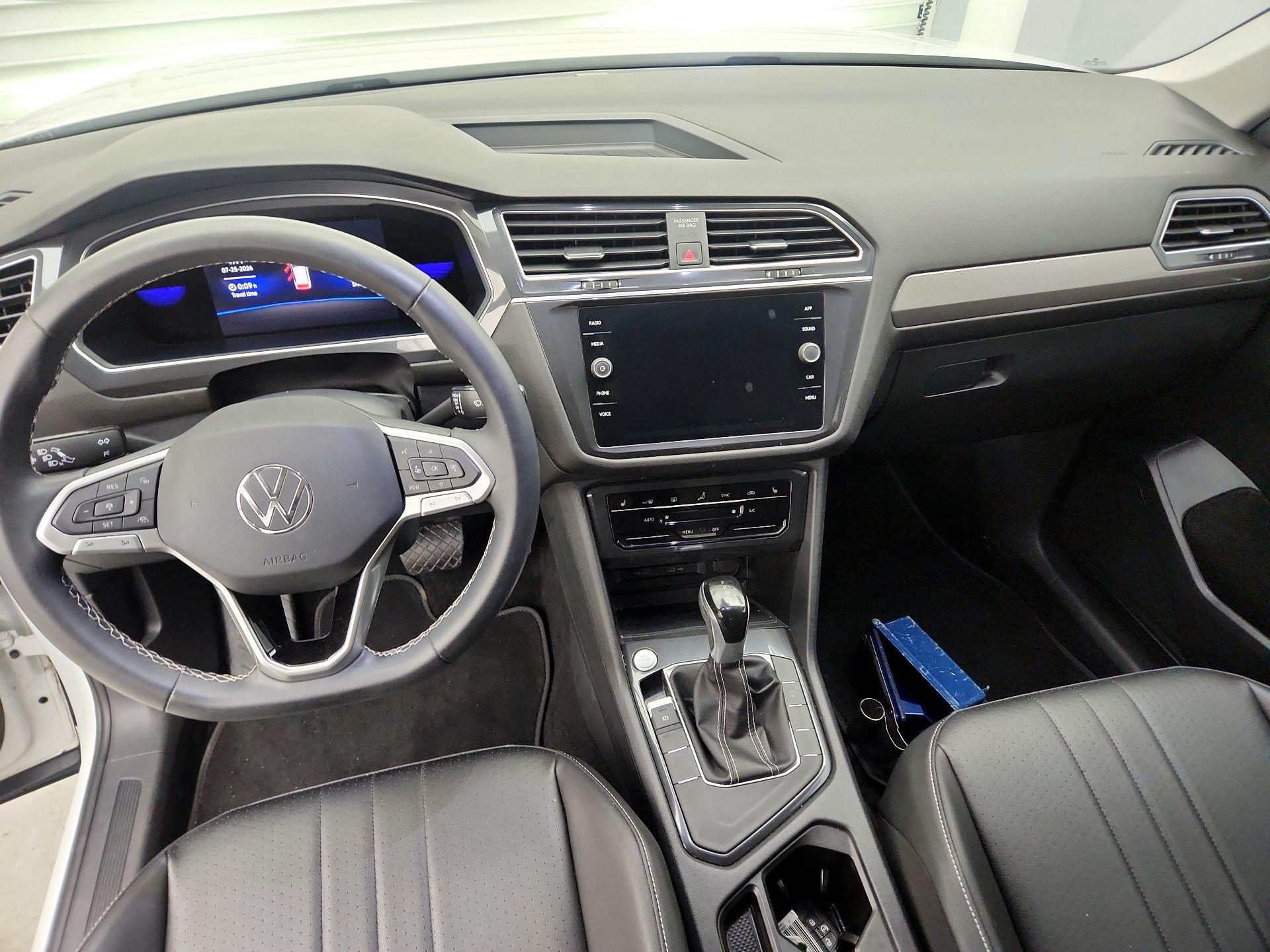 Thumbnail: 2023 Volkswagen Tiguan - 9