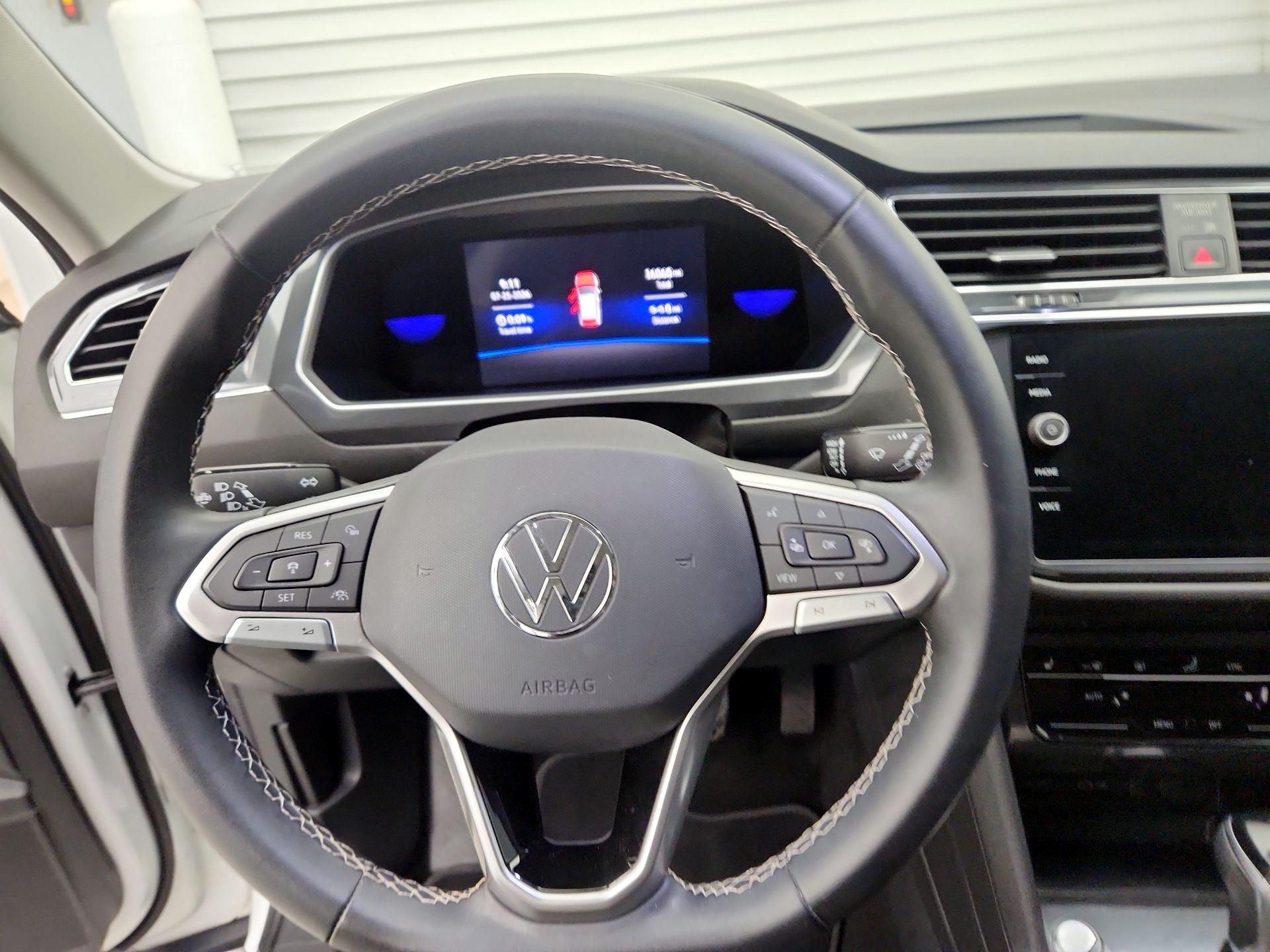 Thumbnail: 2023 Volkswagen Tiguan - 10