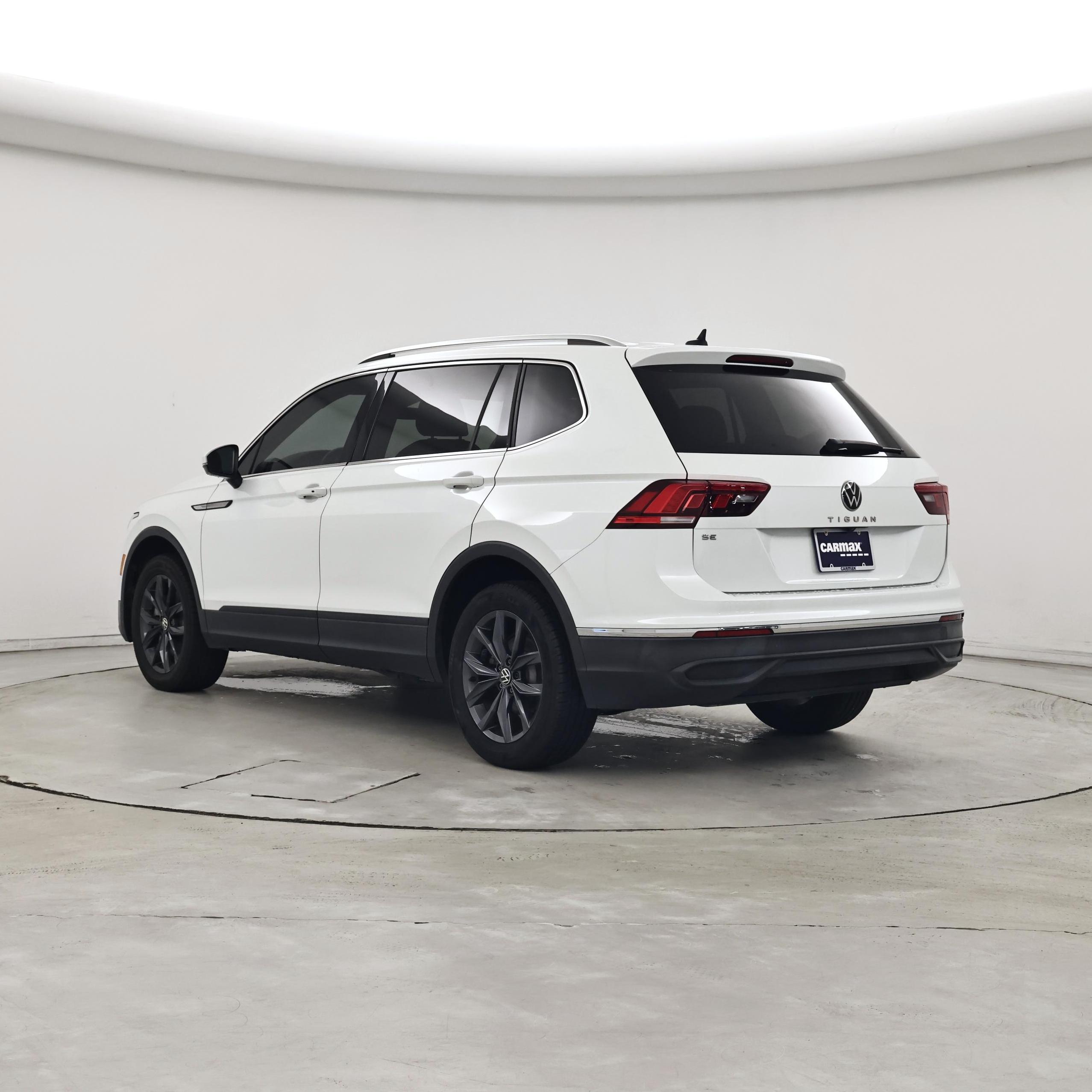 Thumbnail: 2023 Volkswagen Tiguan - 2