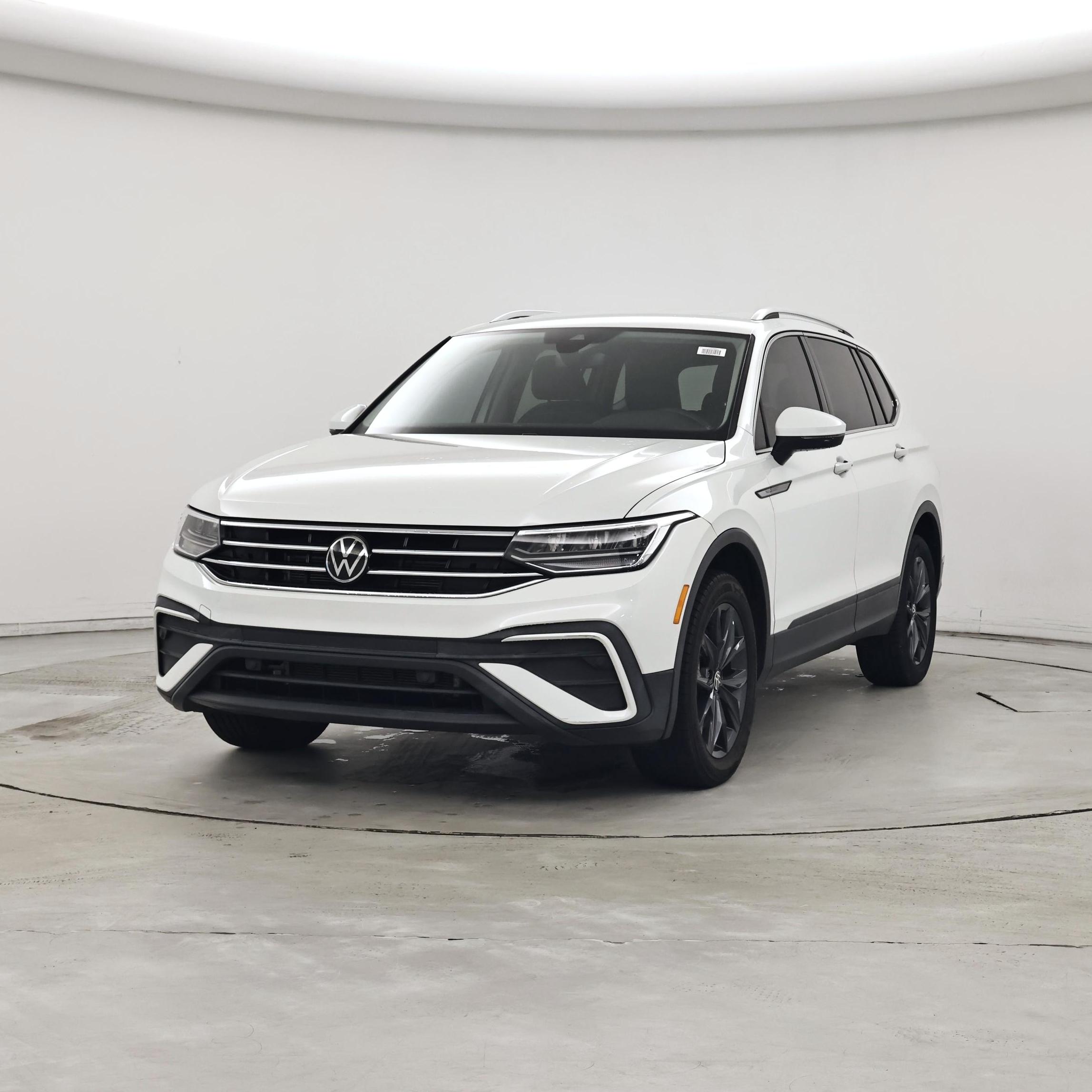 Thumbnail: 2023 Volkswagen Tiguan - 4