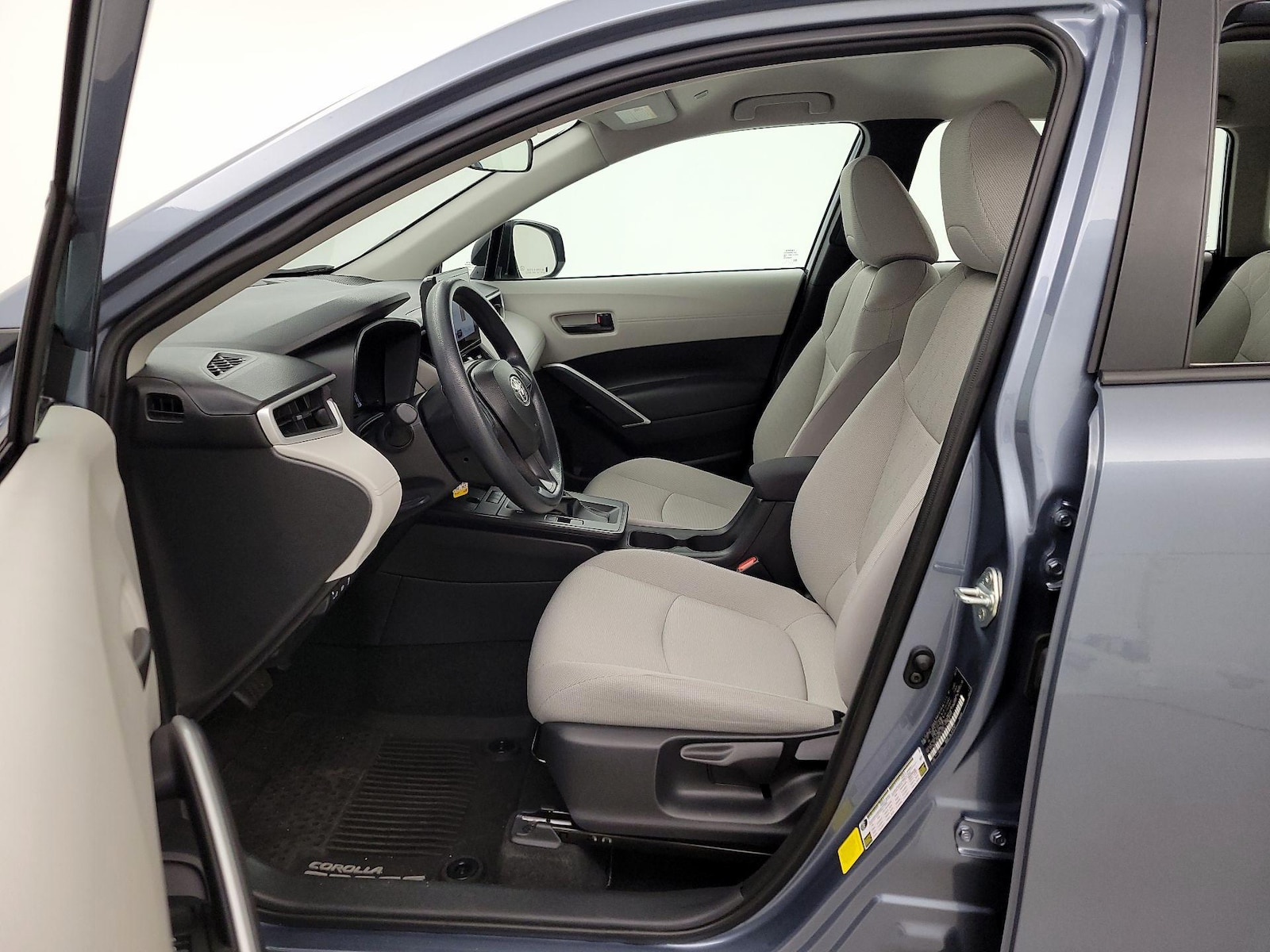 2026 Toyota Corolla Cross L - Photo 12