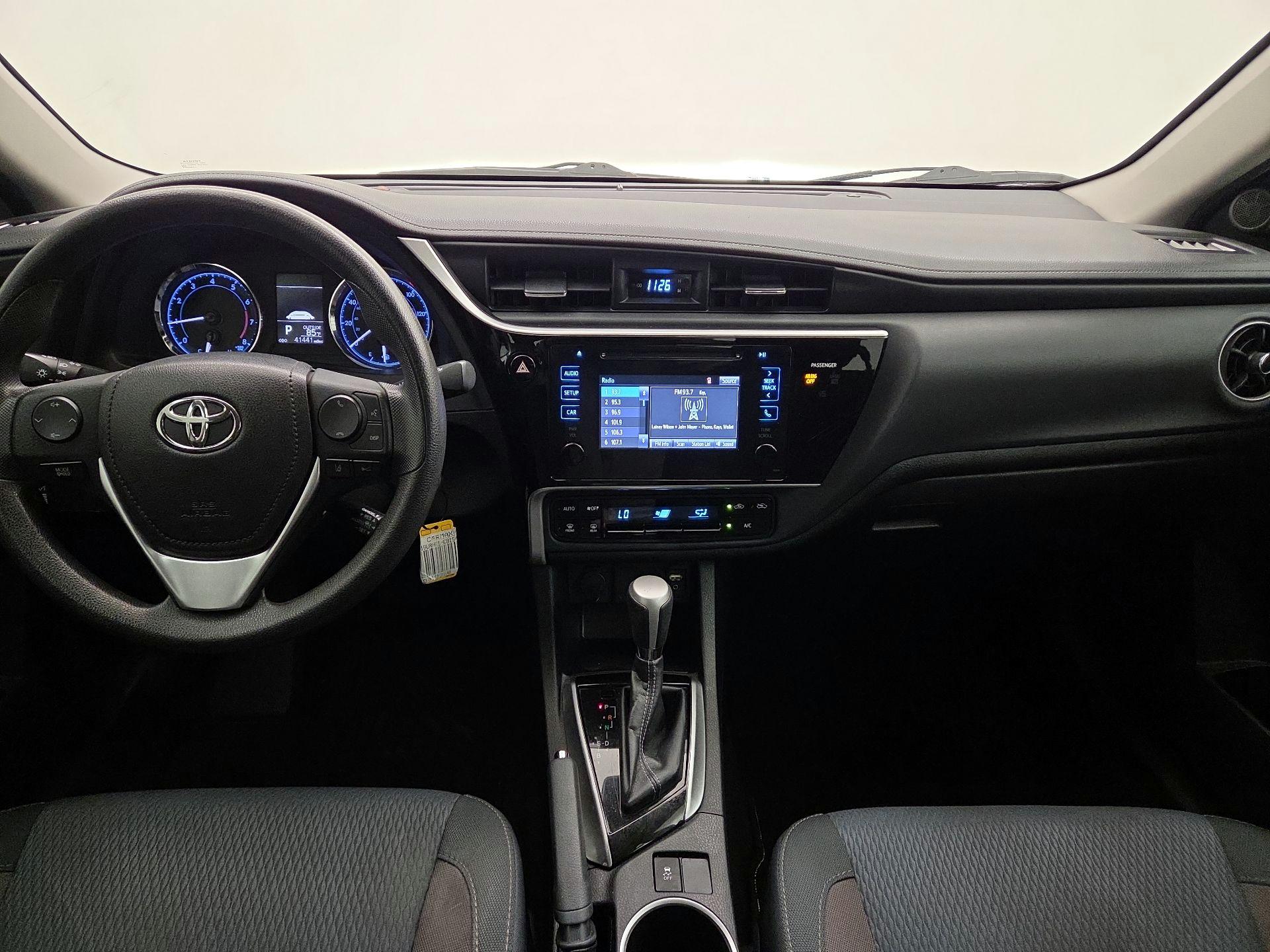 Thumbnail: 2017 Toyota Corolla - 9