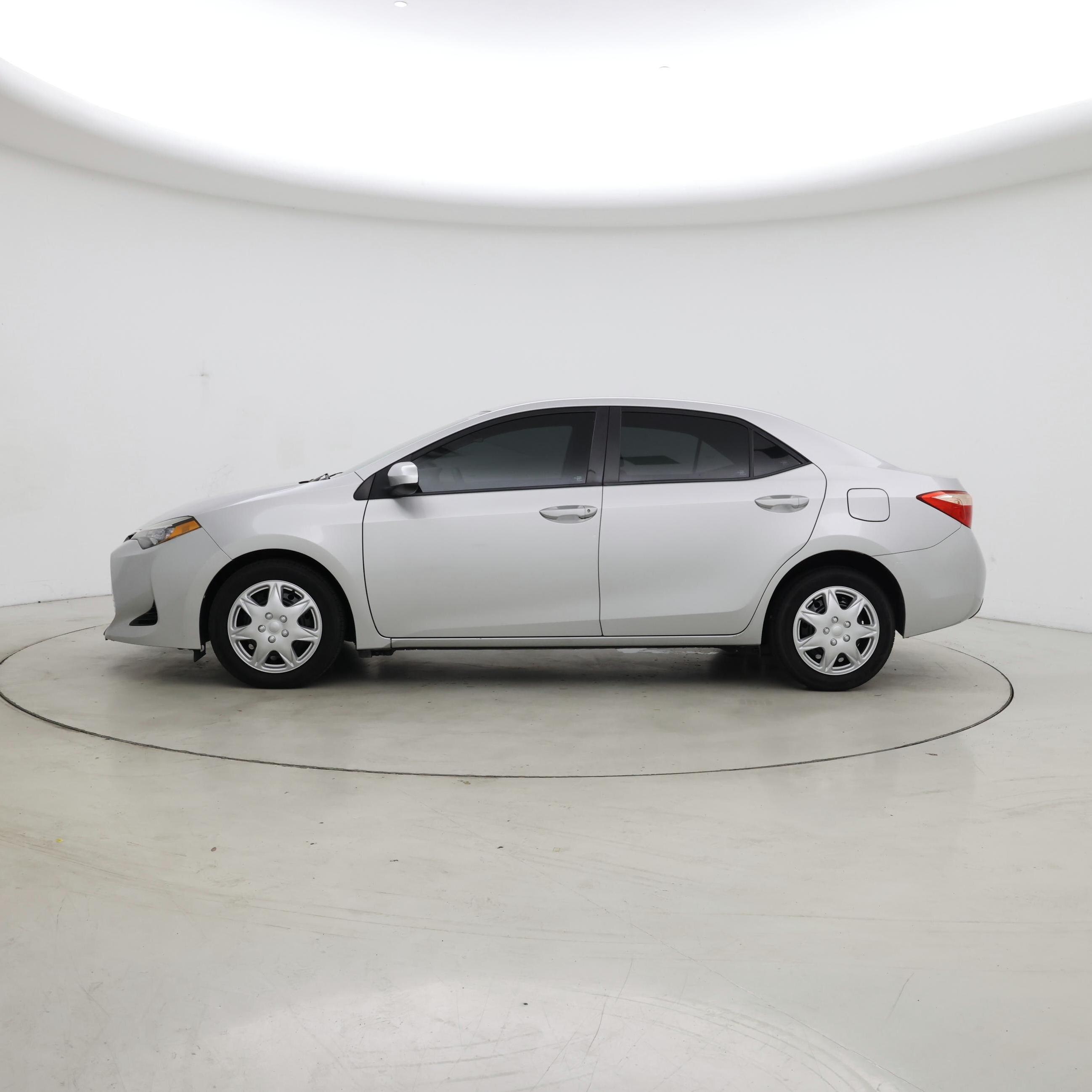 Thumbnail: 2017 Toyota Corolla - 3