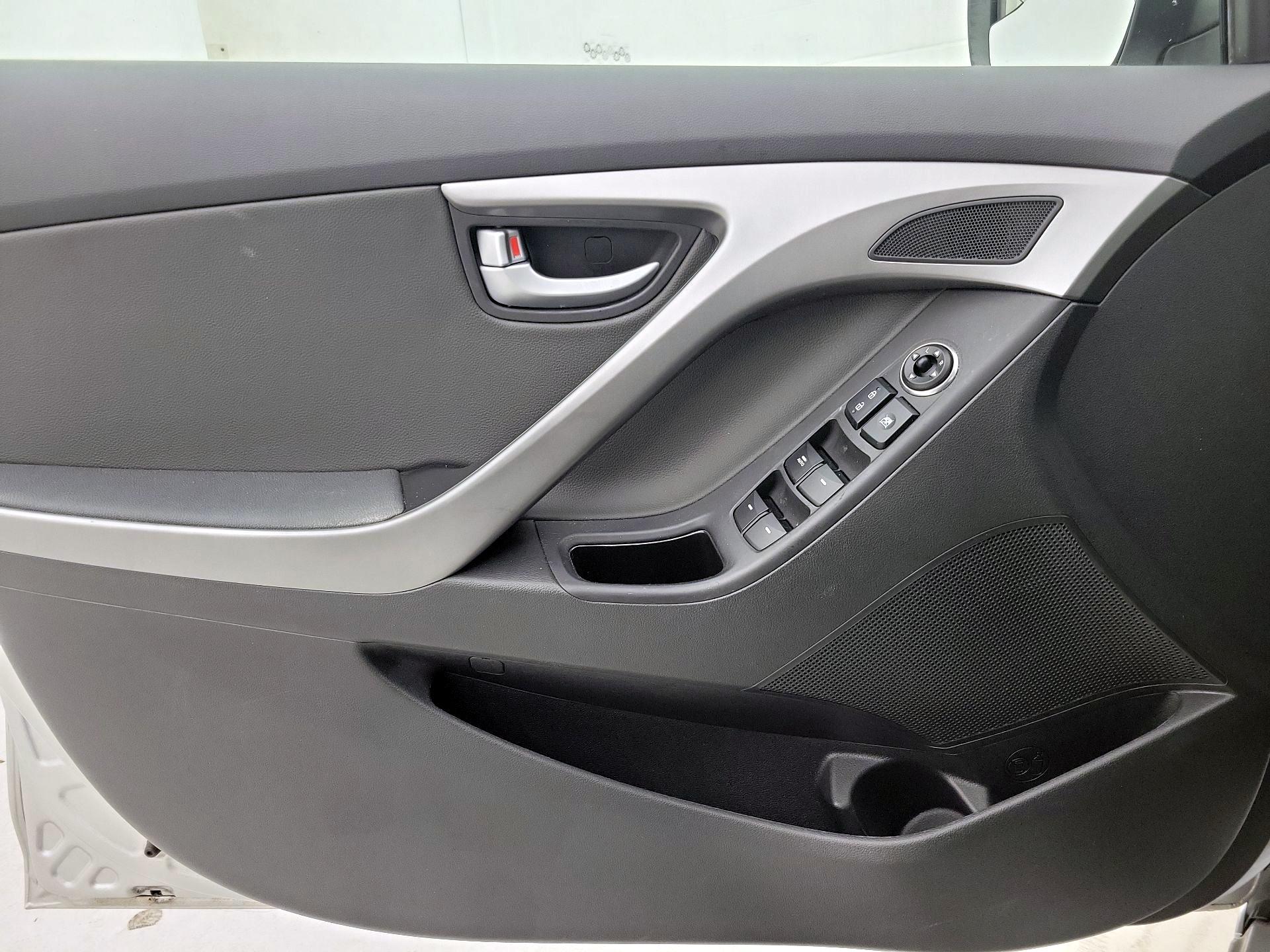 Thumbnail: 2016 Hyundai Elantra - 12