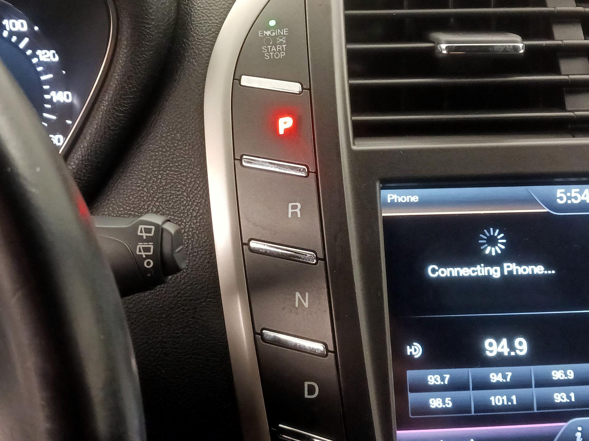 Thumbnail: 2015 Lincoln MKC - 18