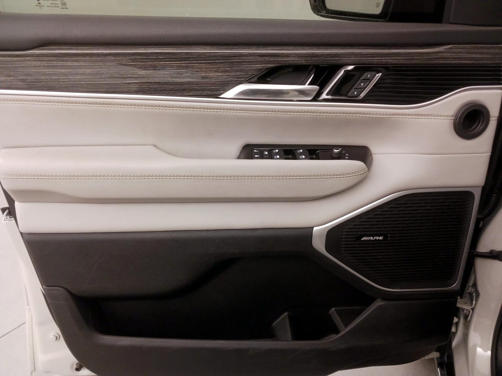 2022 Jeep Wagoneer Series II - Photo 13