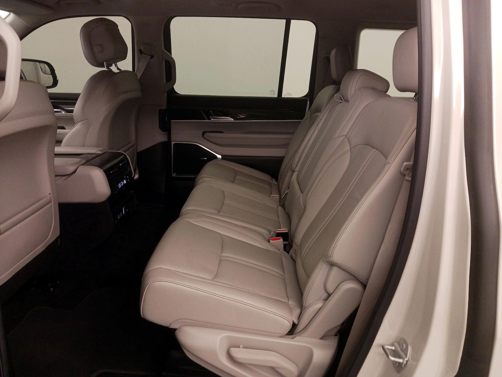 2022 Jeep Wagoneer Series II - Photo 21