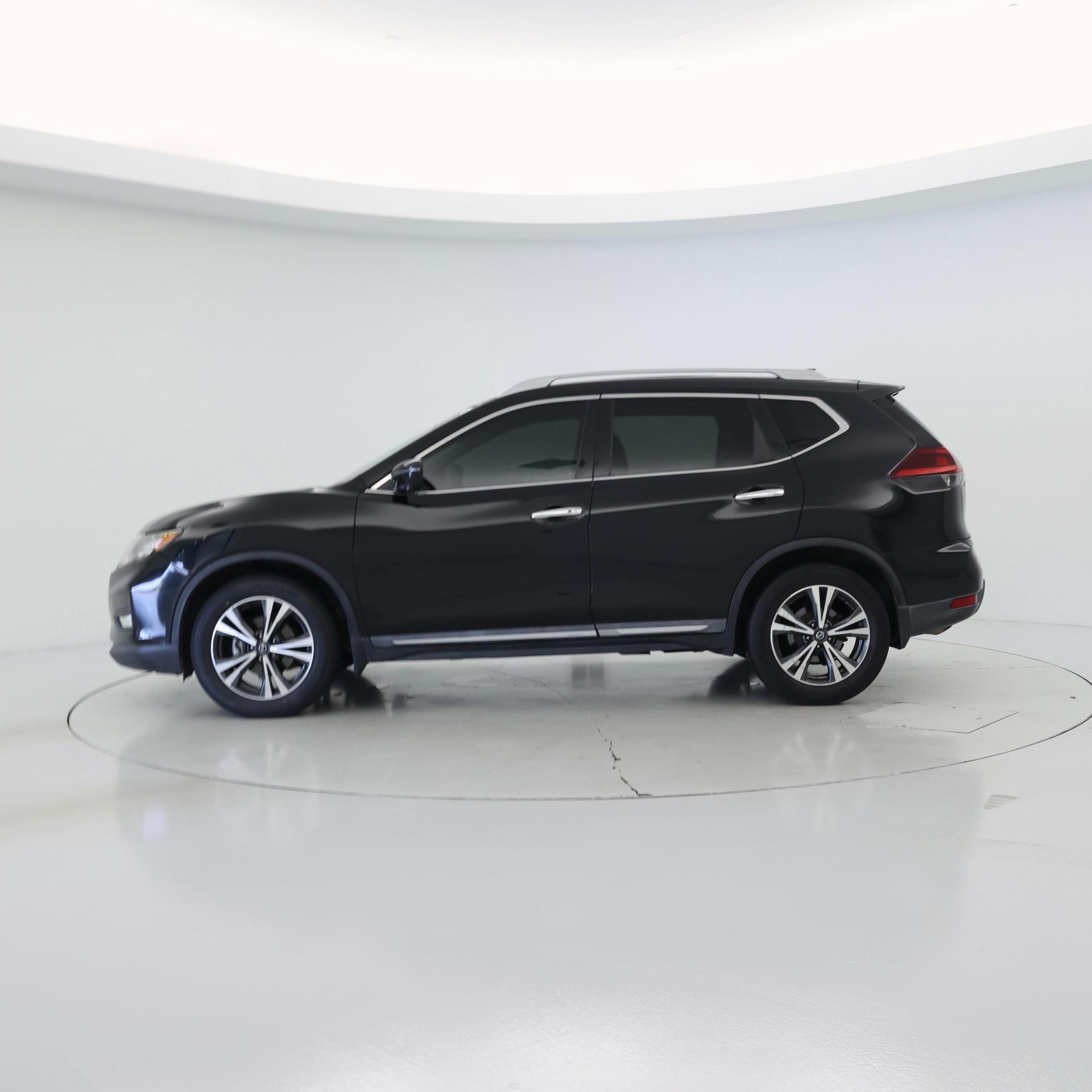 Thumbnail: 2018 Nissan Rogue - 3