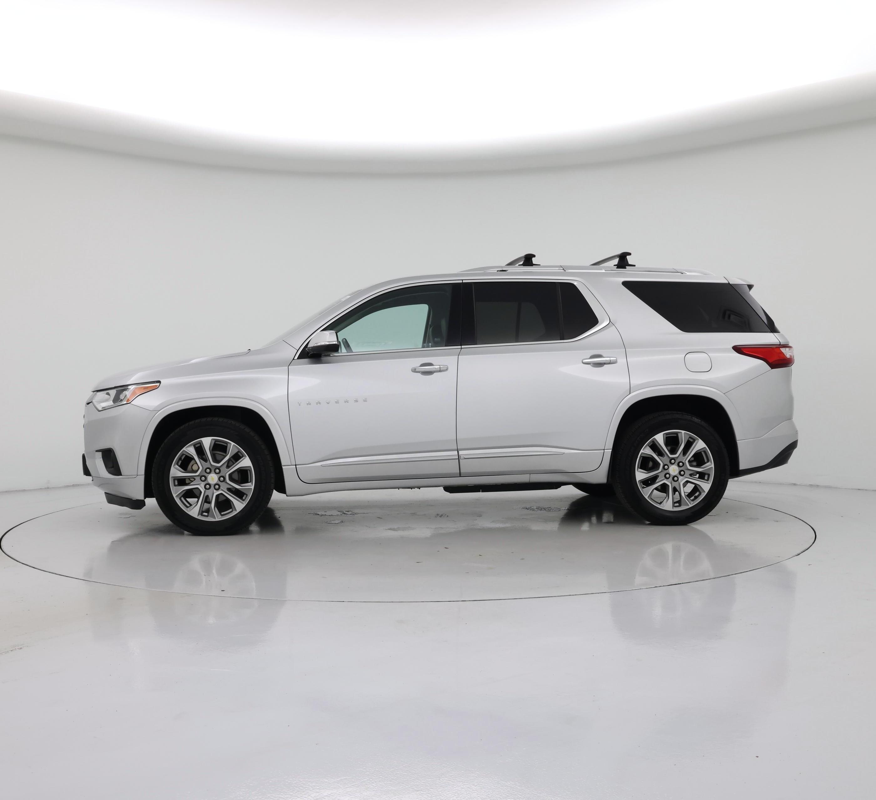 Thumbnail: 2019 Chevrolet Traverse - 3