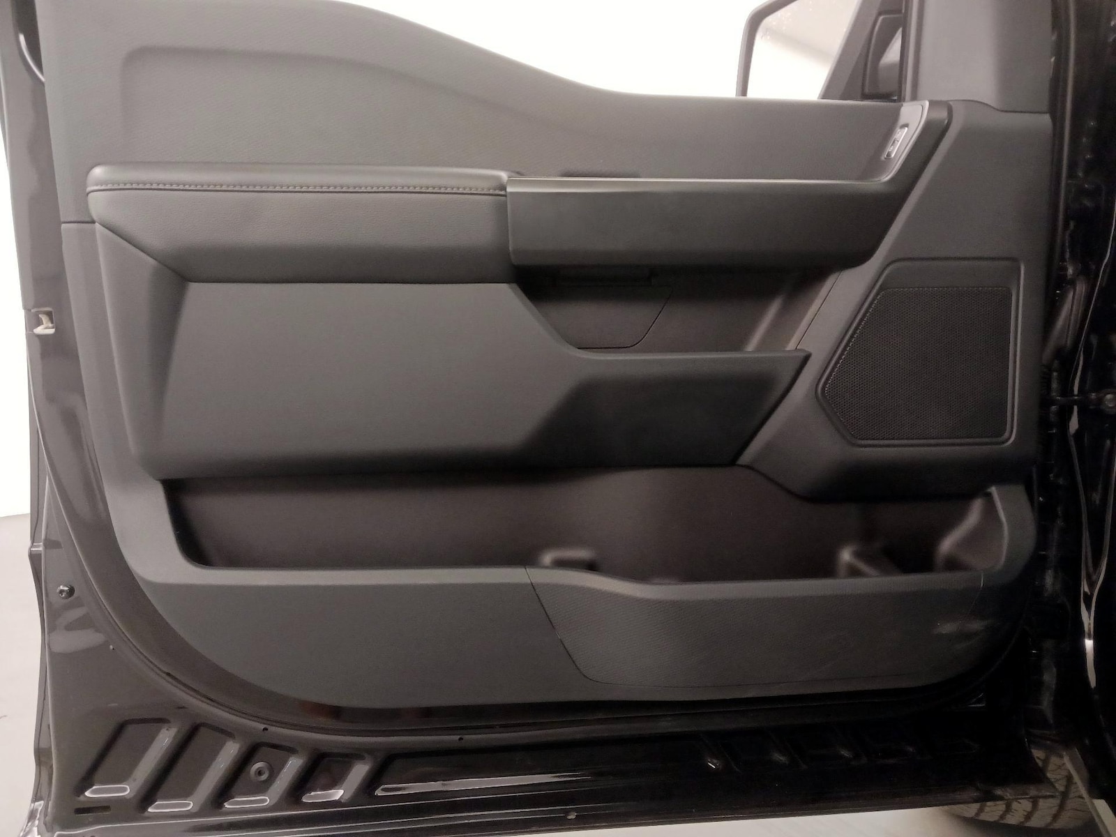 2025 Ford F-150 STX - Photo 13