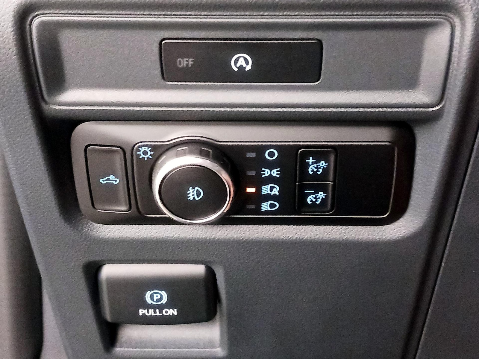 2025 Ford F-150 STX - Photo 14