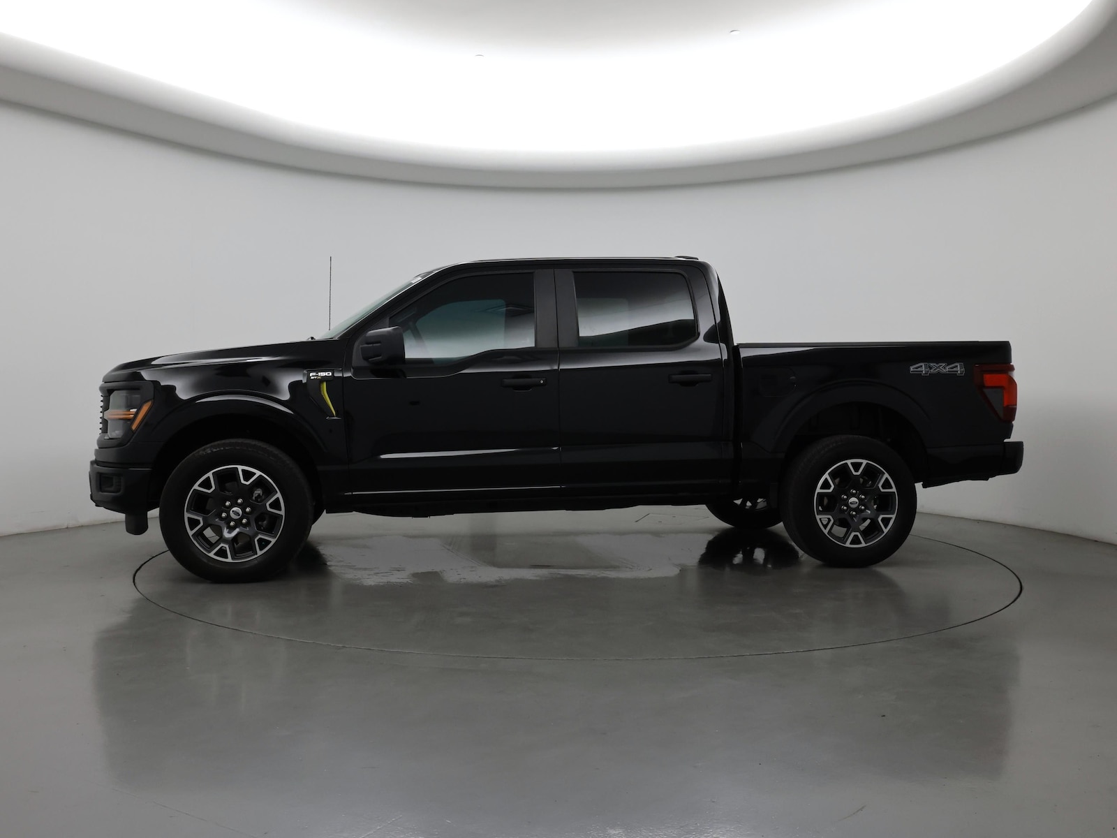 2025 Ford F-150 STX - Photo 4