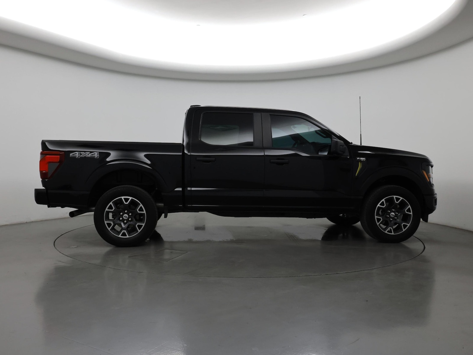 2025 Ford F-150 STX - Photo 8