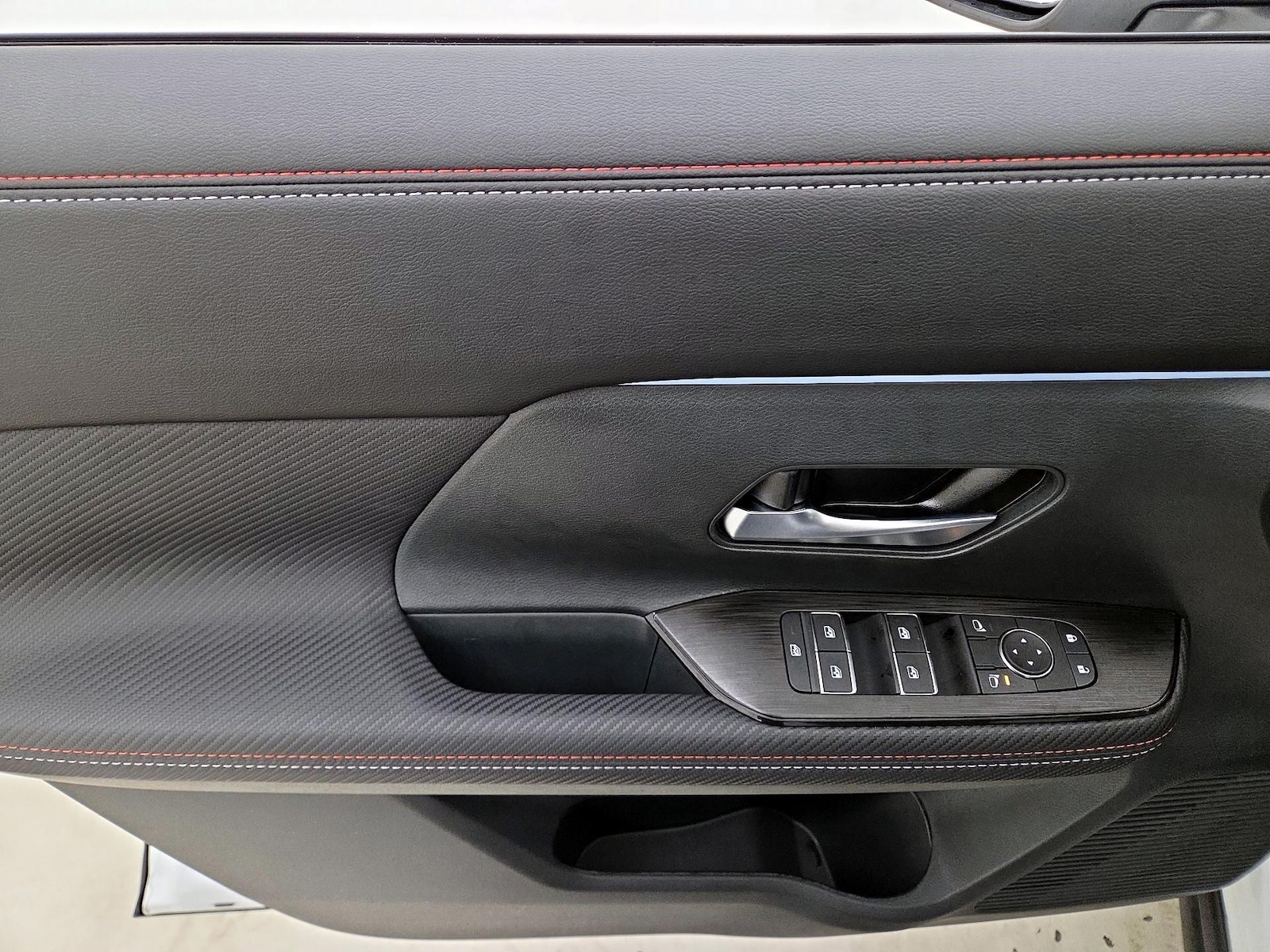 2026 Nissan KICKS SR - Photo 13
