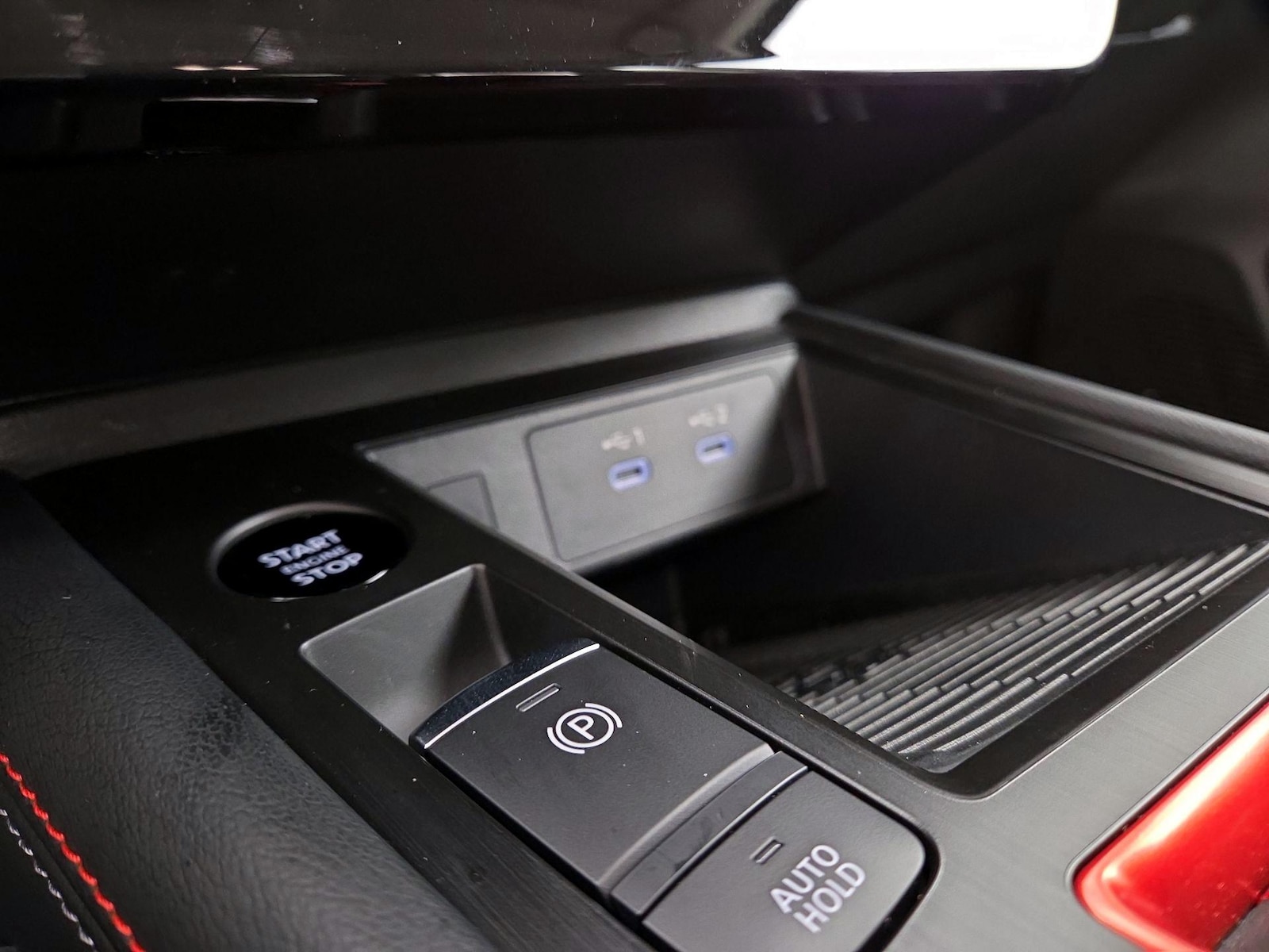 2026 Nissan KICKS SR - Photo 18