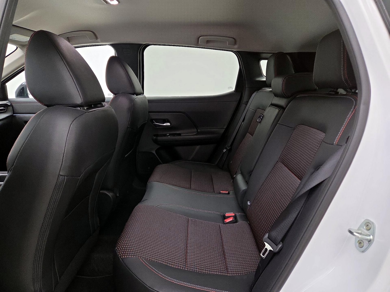 2026 Nissan KICKS SR - Photo 19