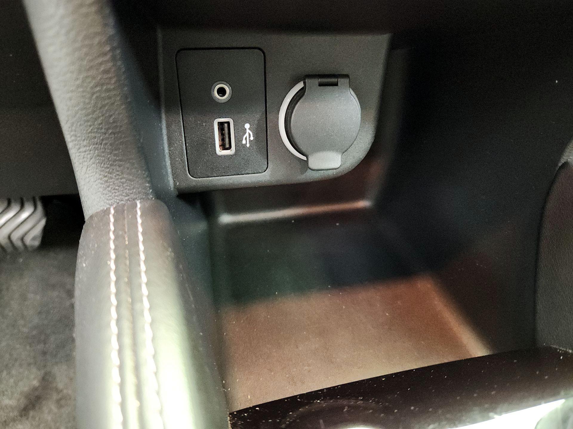 Thumbnail: 2019 Nissan Kicks - 18