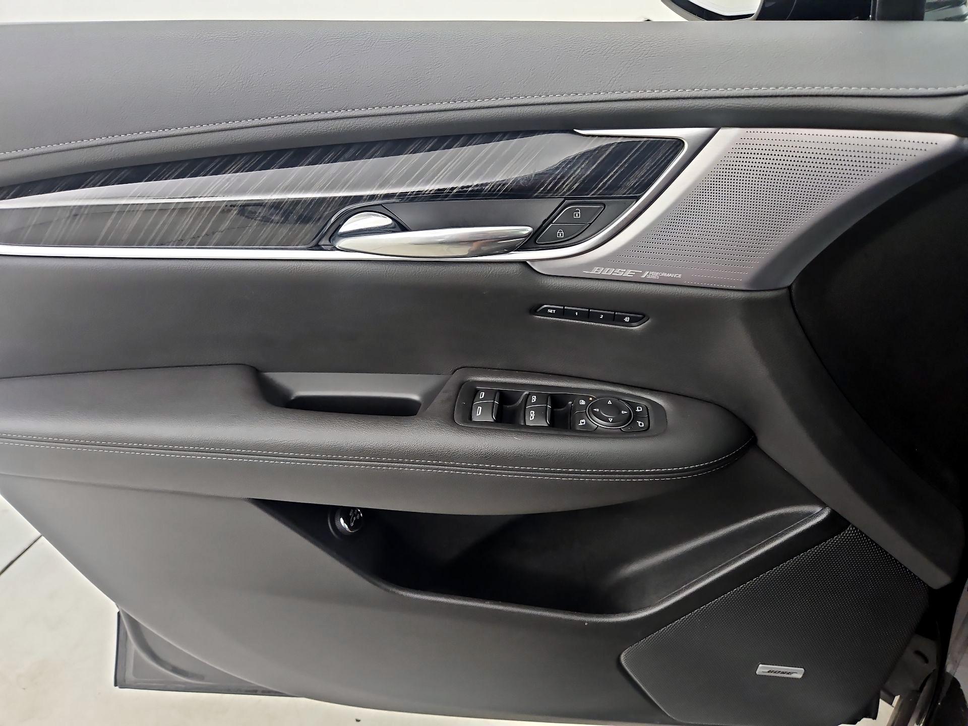 Thumbnail: 2024 Cadillac XT6 - 10