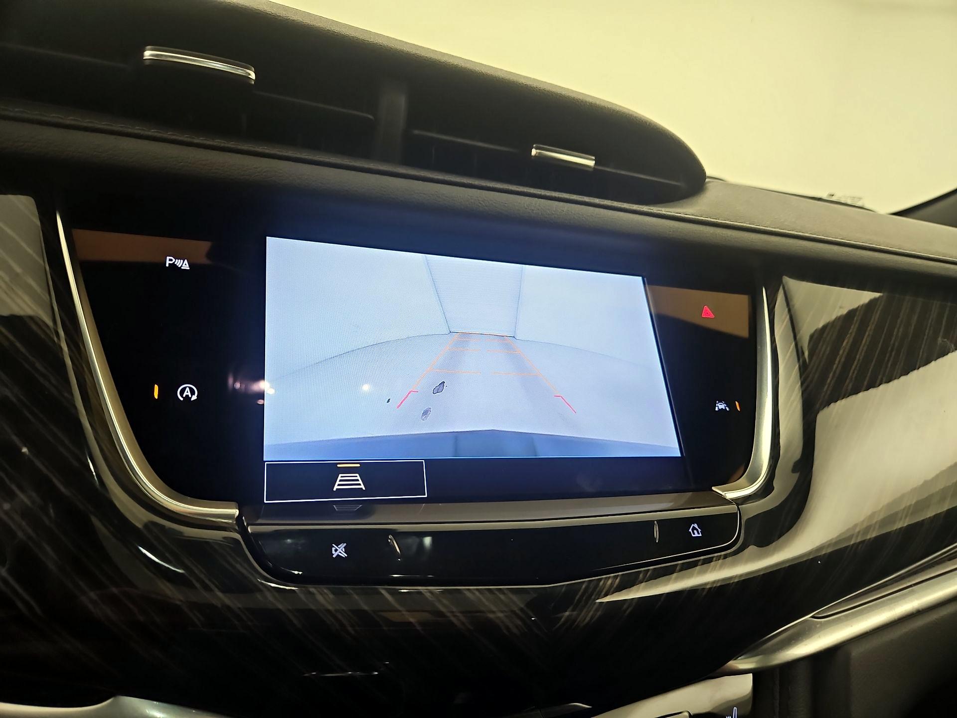 Thumbnail: 2024 Cadillac XT6 - 13