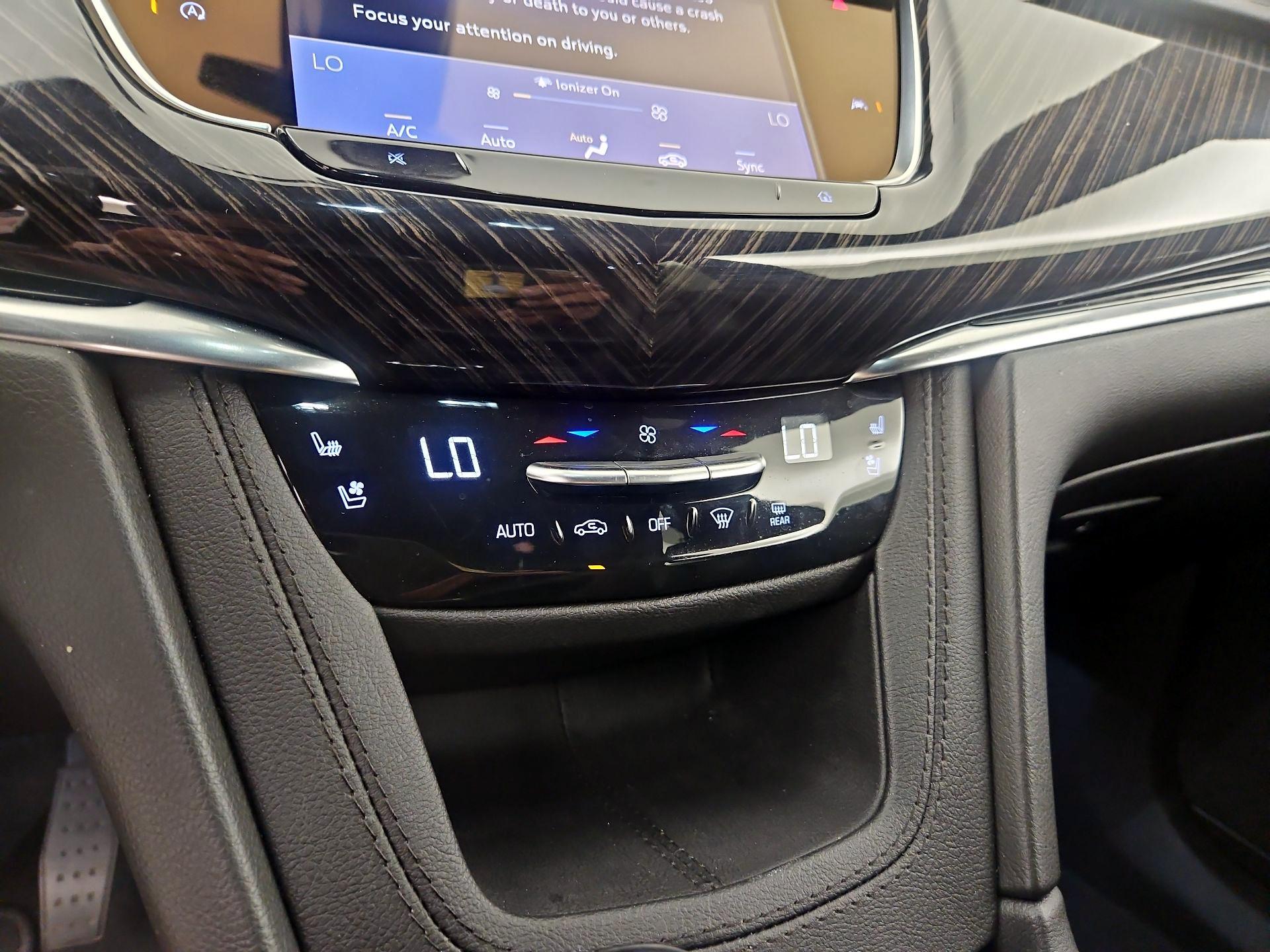 Thumbnail: 2024 Cadillac XT6 - 15