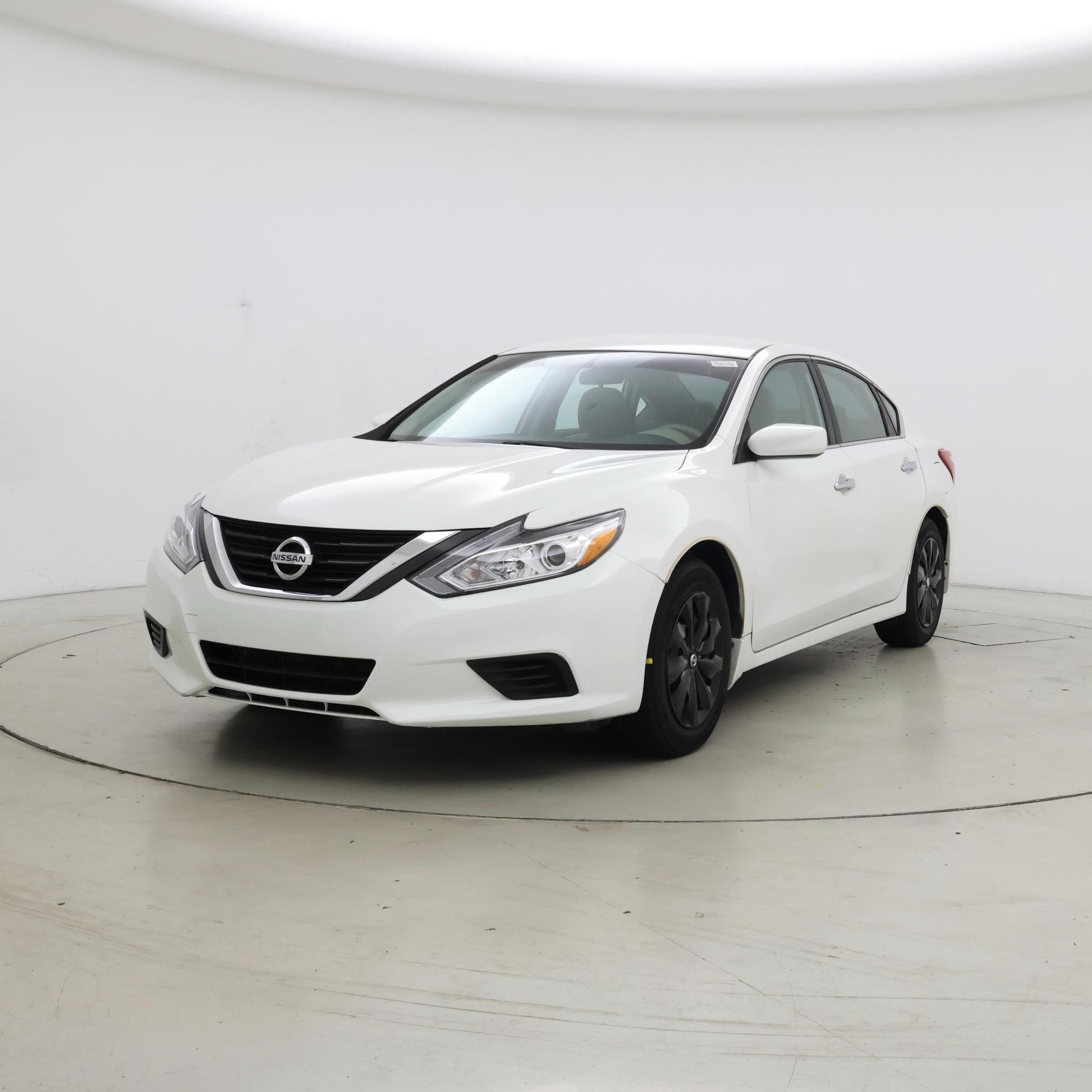 Thumbnail: 2017 Nissan Altima - 4