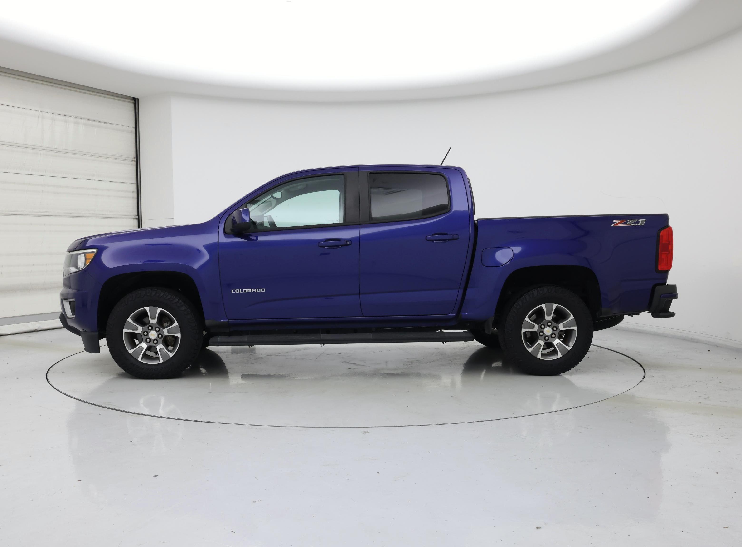 Thumbnail: 2017 Chevrolet Colorado - 3