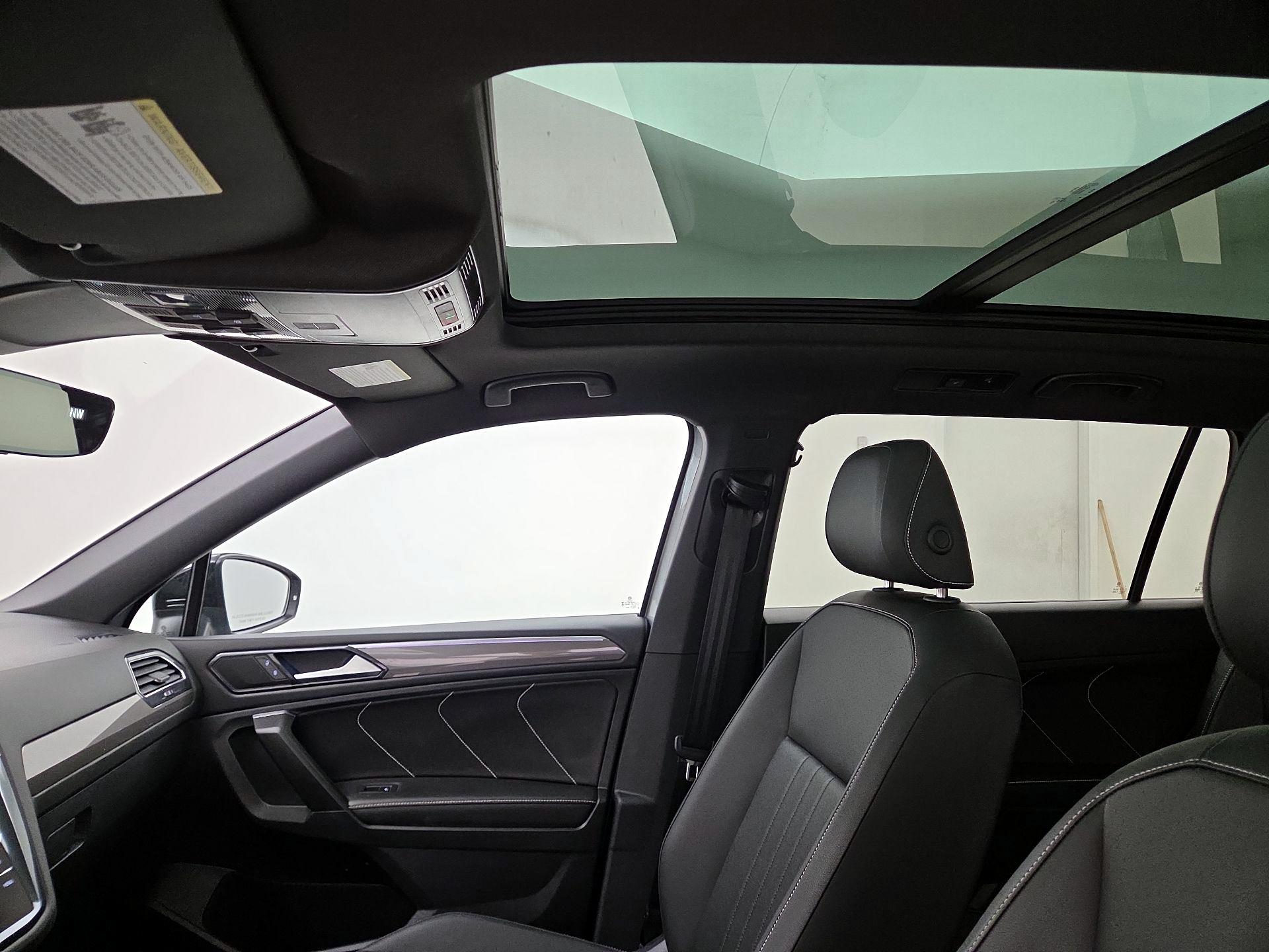 Thumbnail: 2023 Volkswagen Tiguan - 19