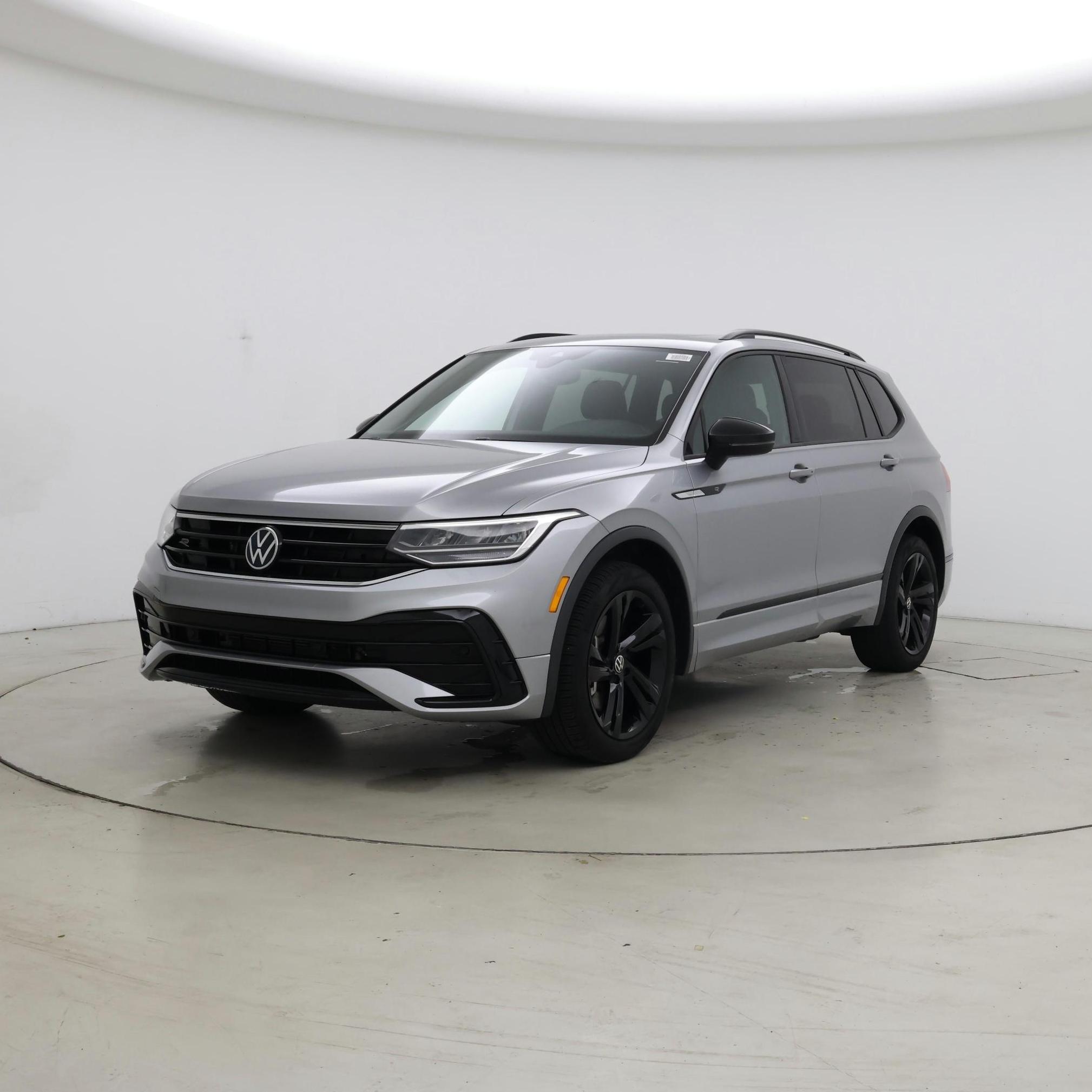 Thumbnail: 2023 Volkswagen Tiguan - 4
