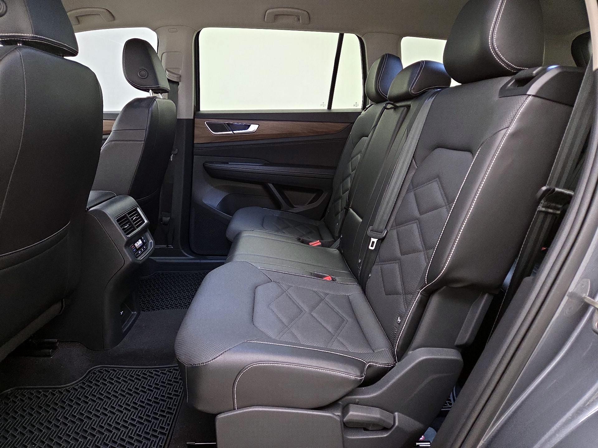 Thumbnail: 2024 Volkswagen Atlas - 19