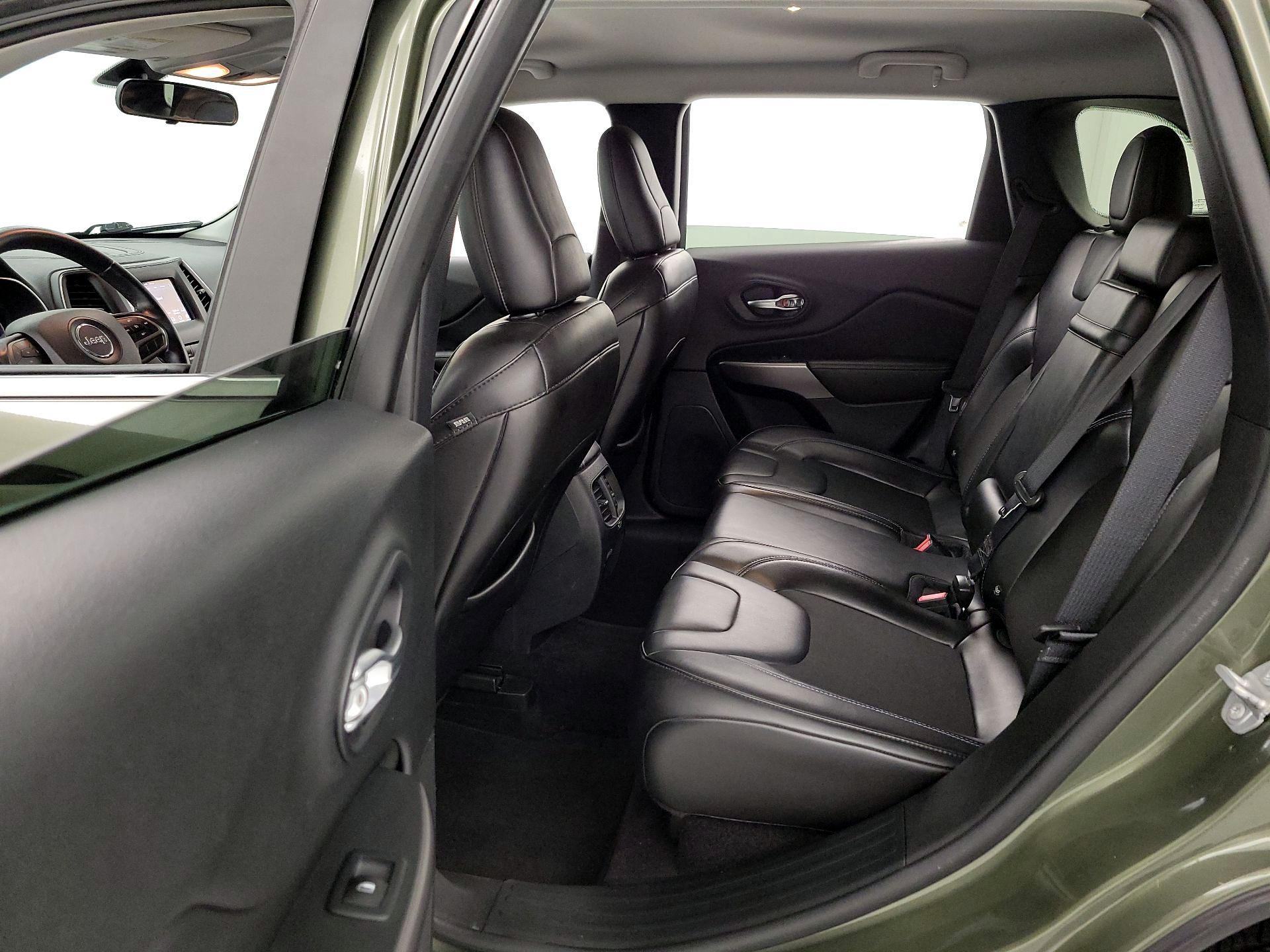 Thumbnail: 2019 Jeep Cherokee - 19