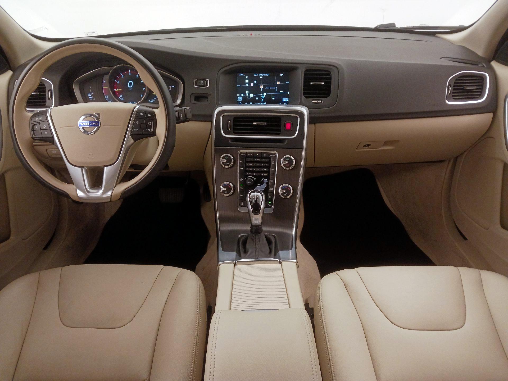 Thumbnail: 2015 Volvo S60 - 9