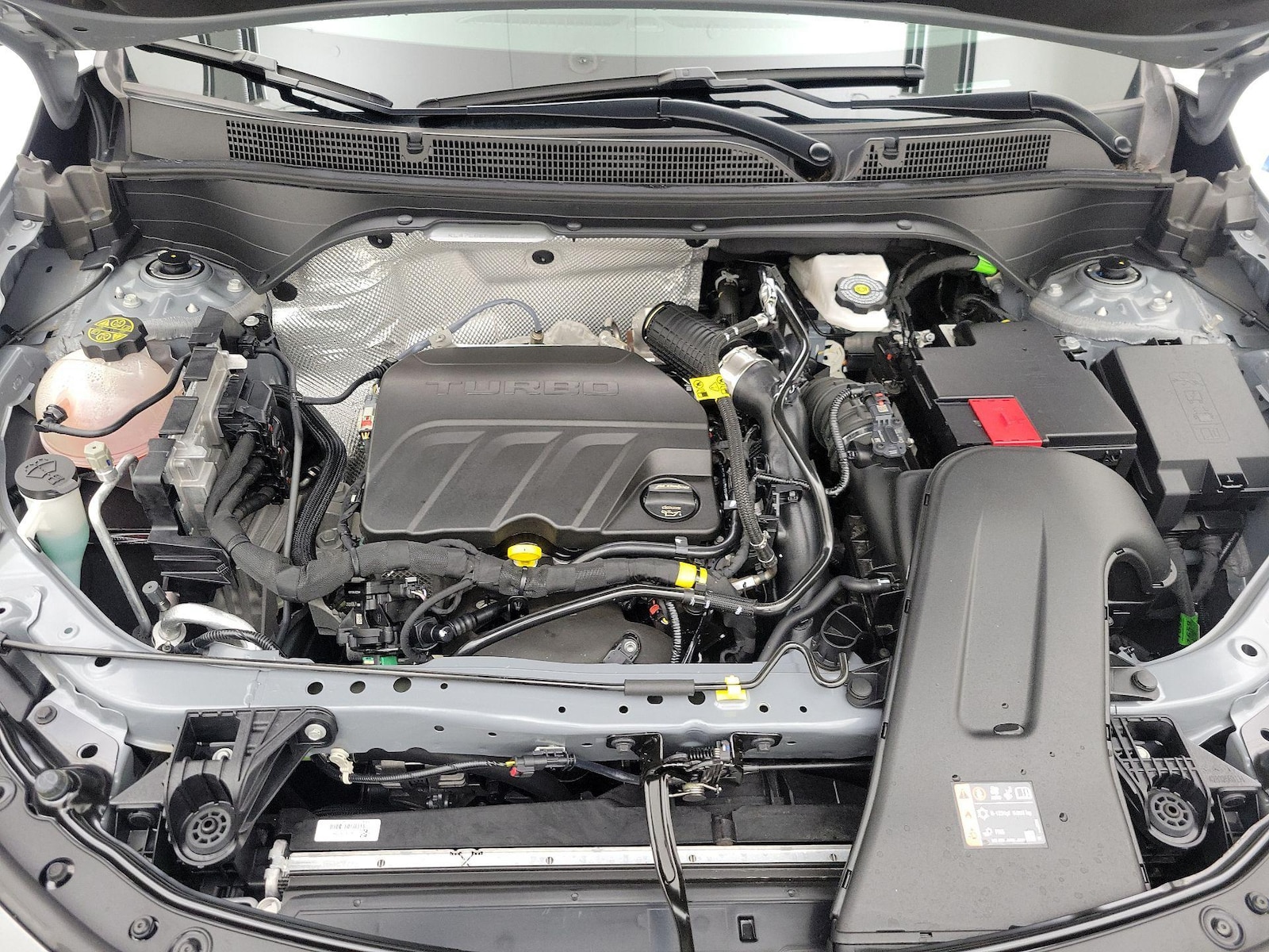 2025 Buick Envista Sport Touring - Photo 23