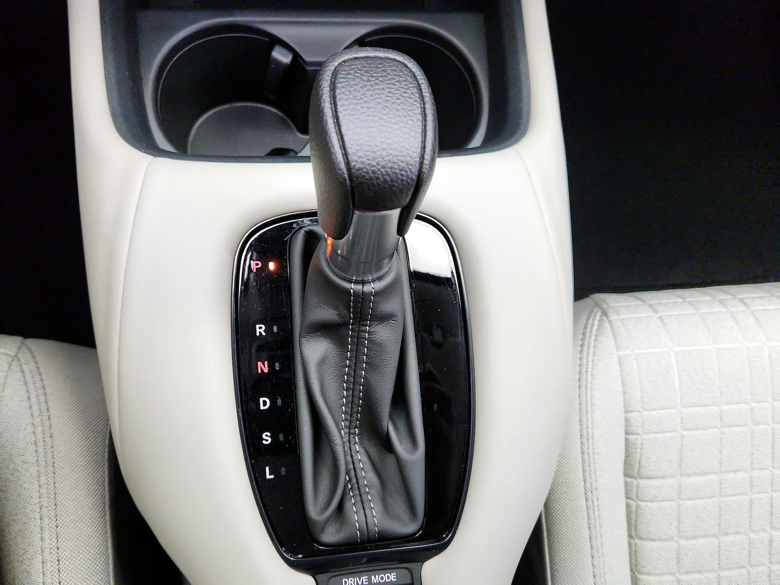 2026 Honda HR-V LX - Photo 18
